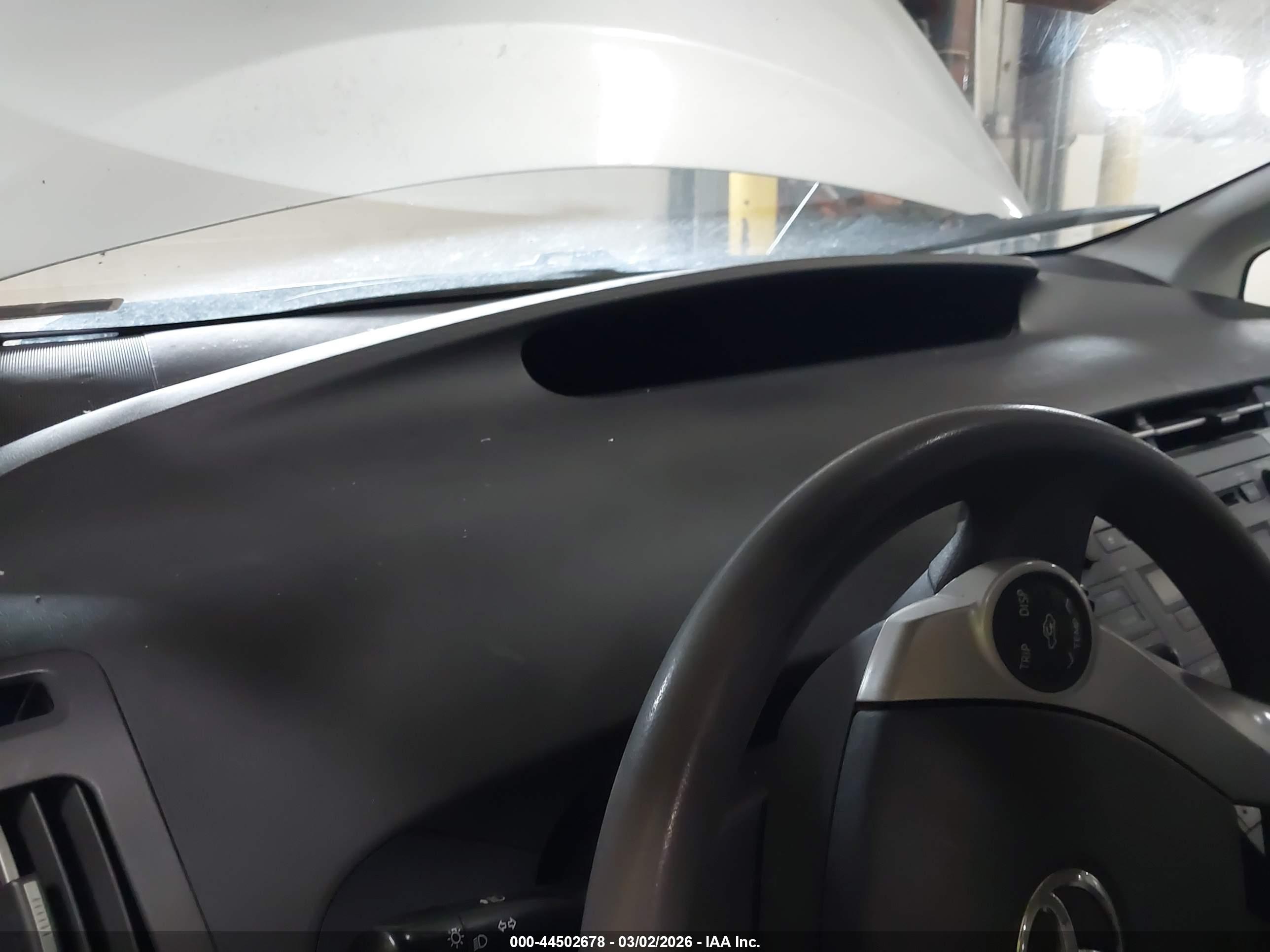 TOYOTA PRIUS image 7