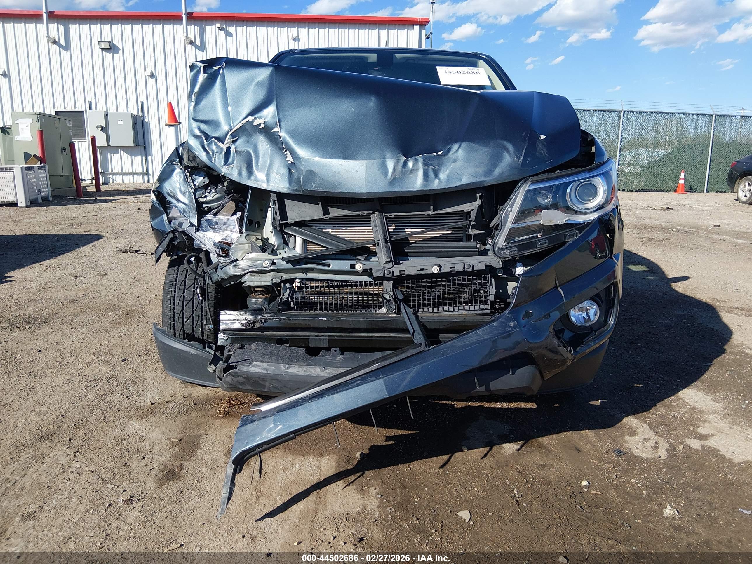 CHEVROLET COLORADO image 6