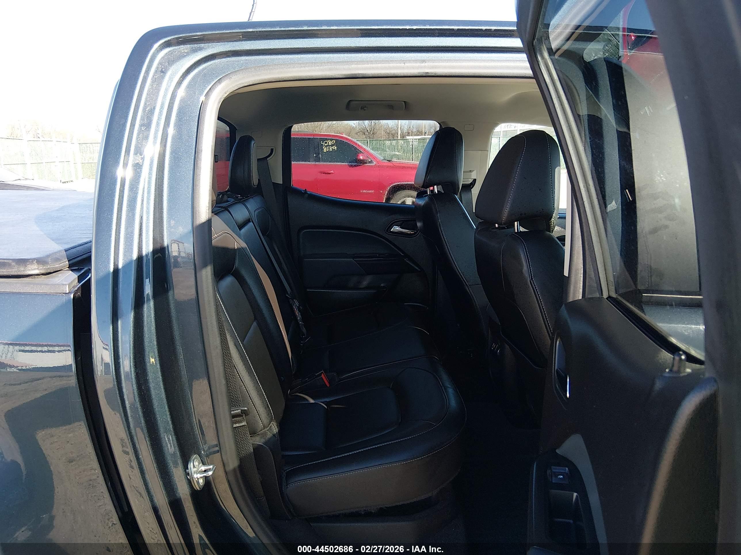 CHEVROLET COLORADO image 8