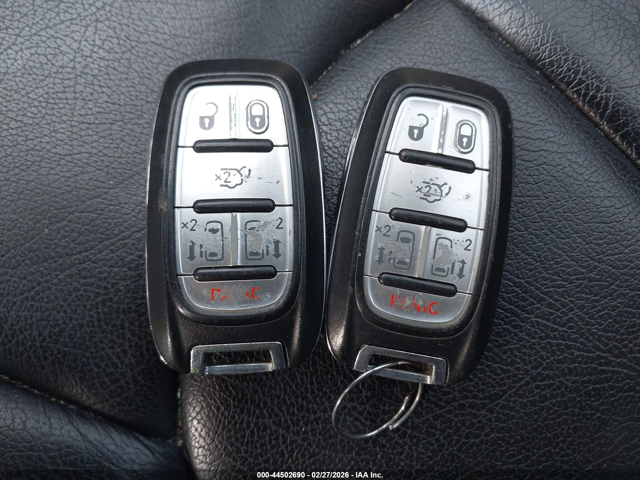 CHRYSLER PACIFICA image 11