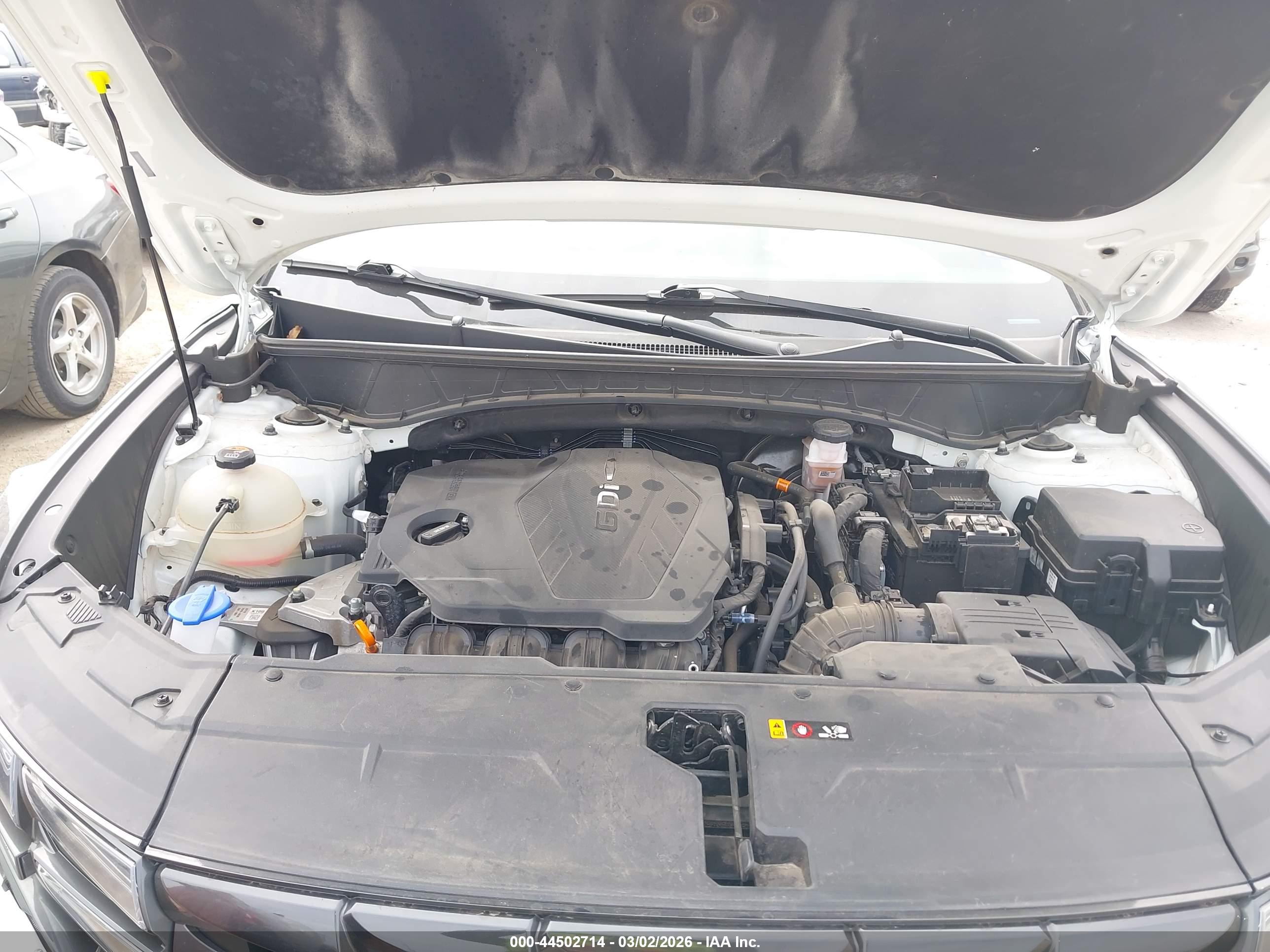 HYUNDAI TUCSON image 10
