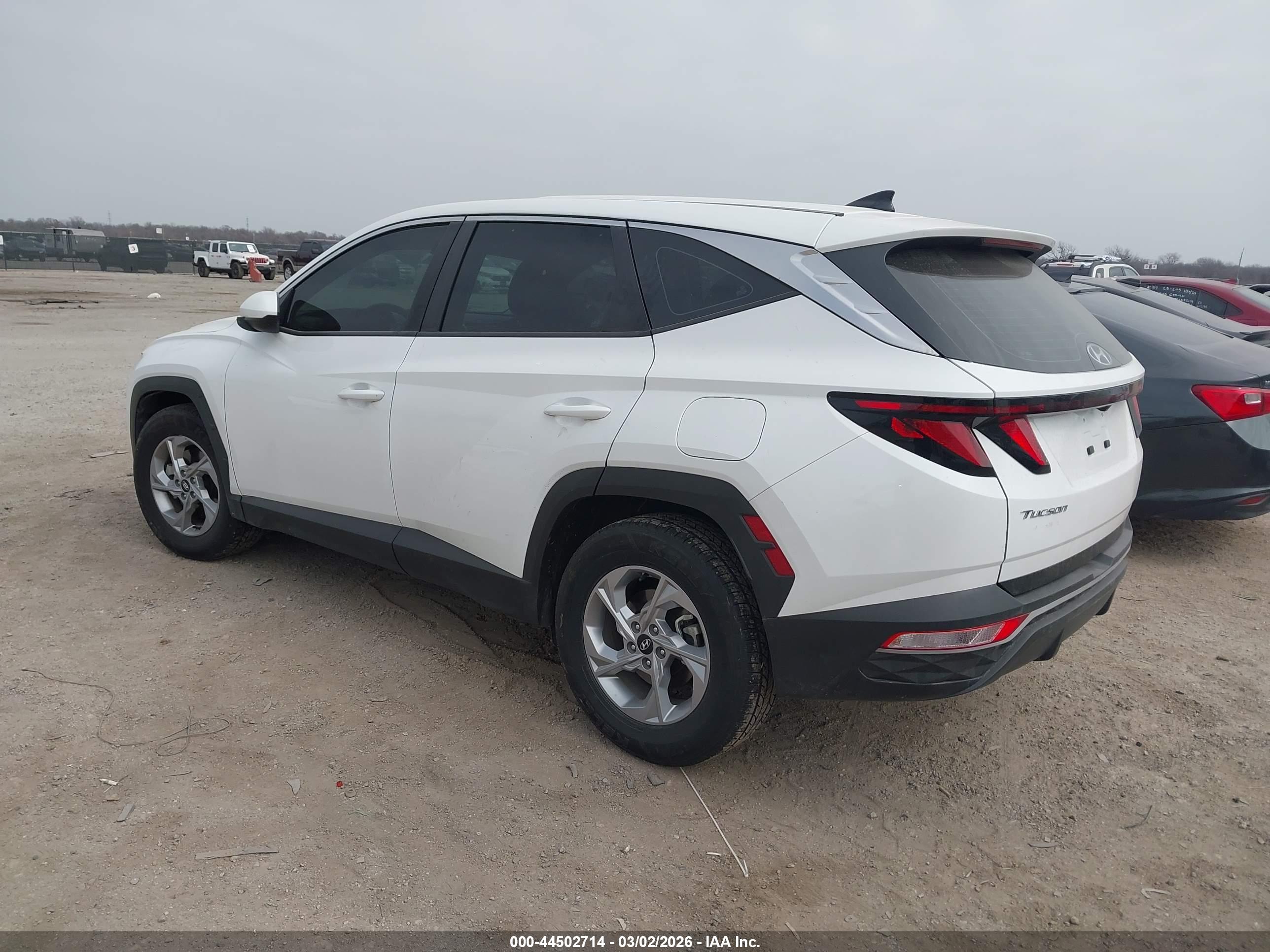 HYUNDAI TUCSON image 3
