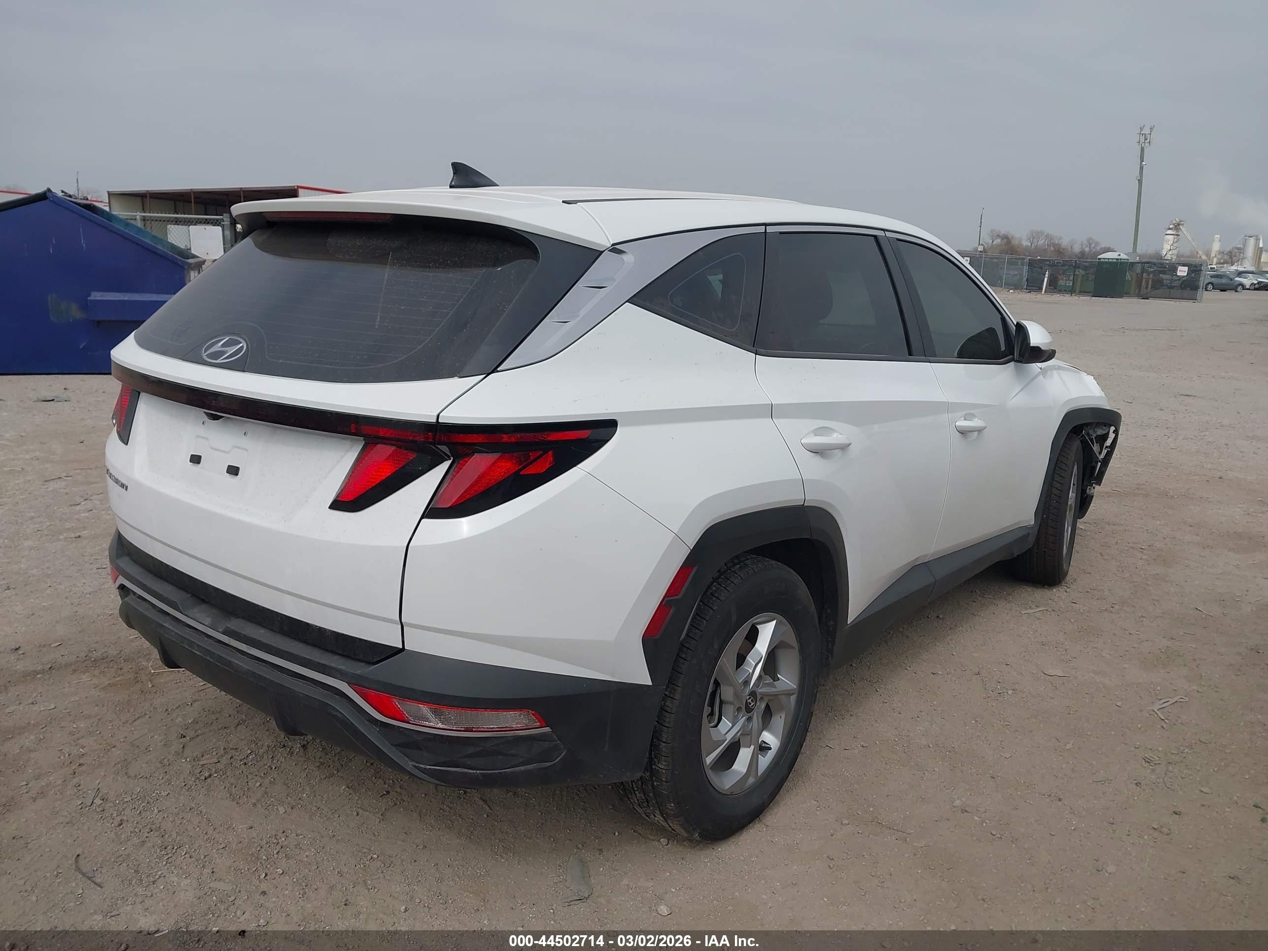 HYUNDAI TUCSON image 4