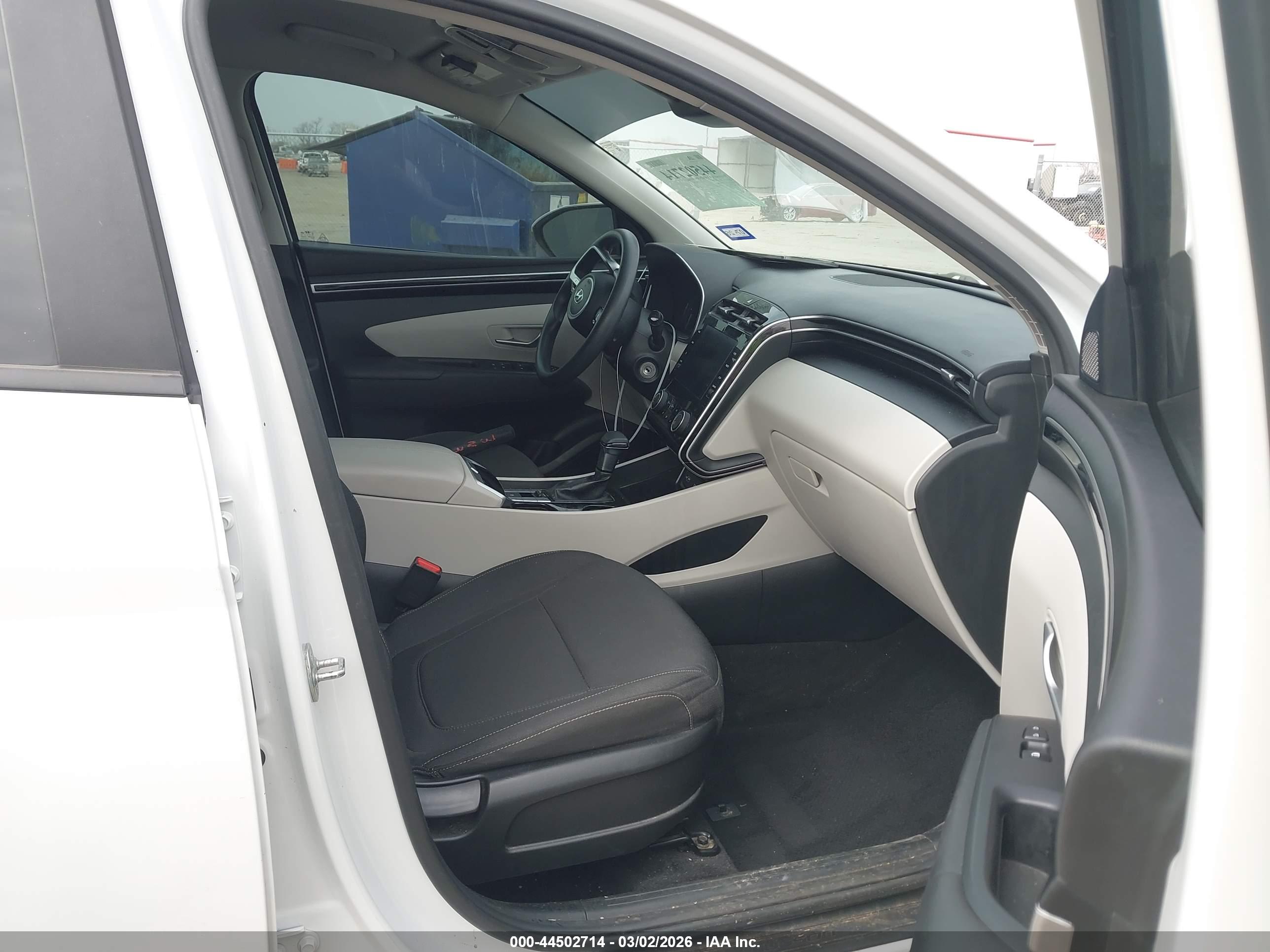 HYUNDAI TUCSON image 5