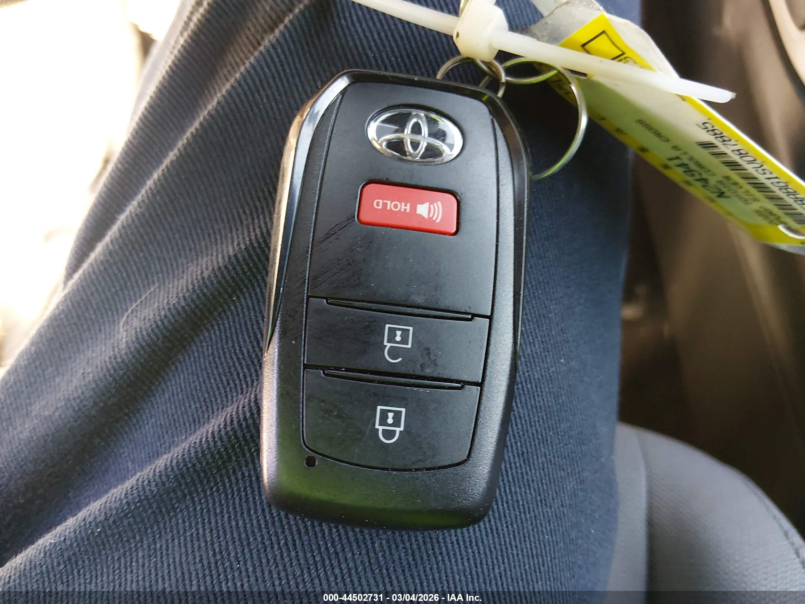TOYOTA COROLLA image 11