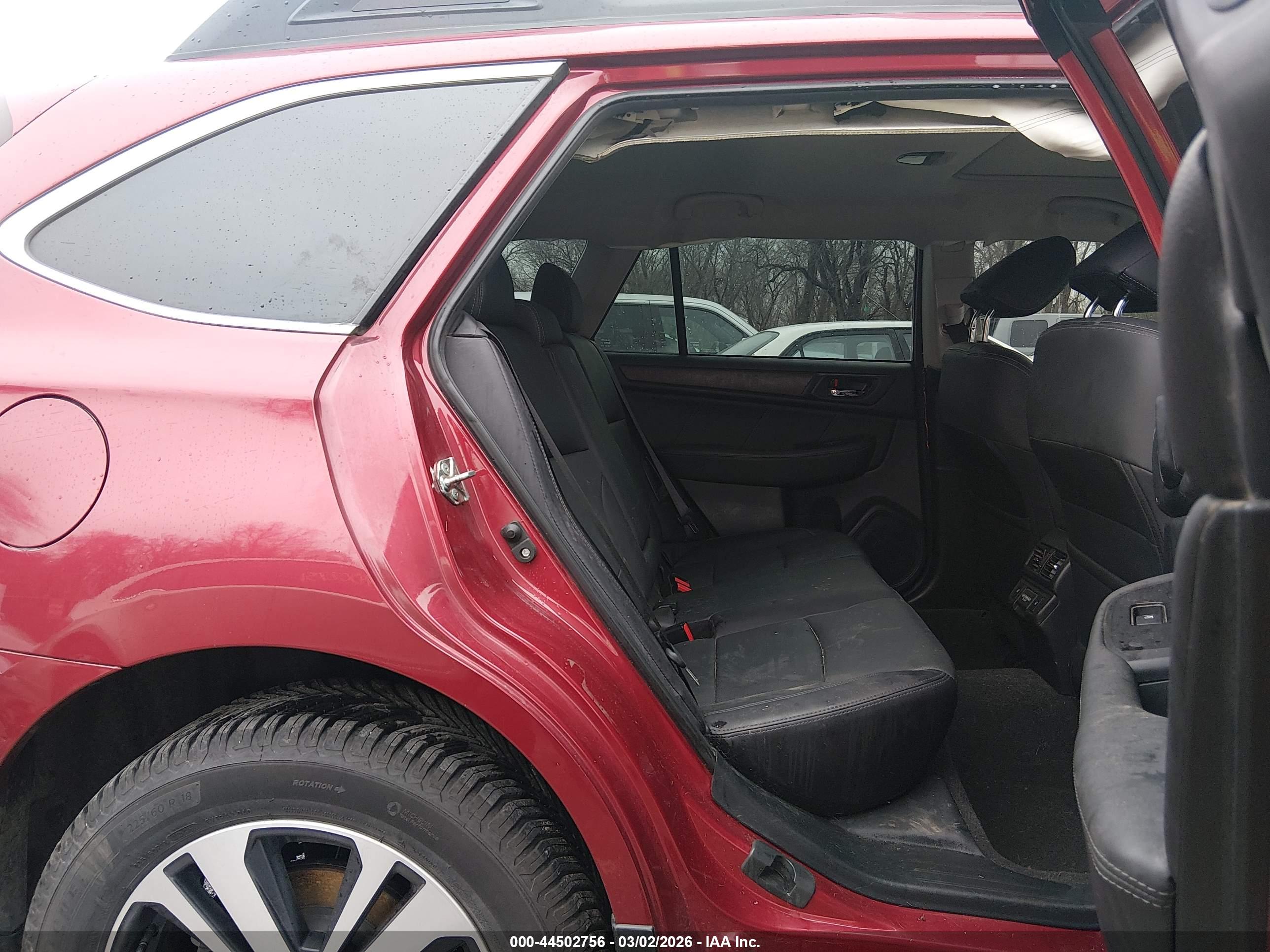 SUBARU OUTBACK image 8
