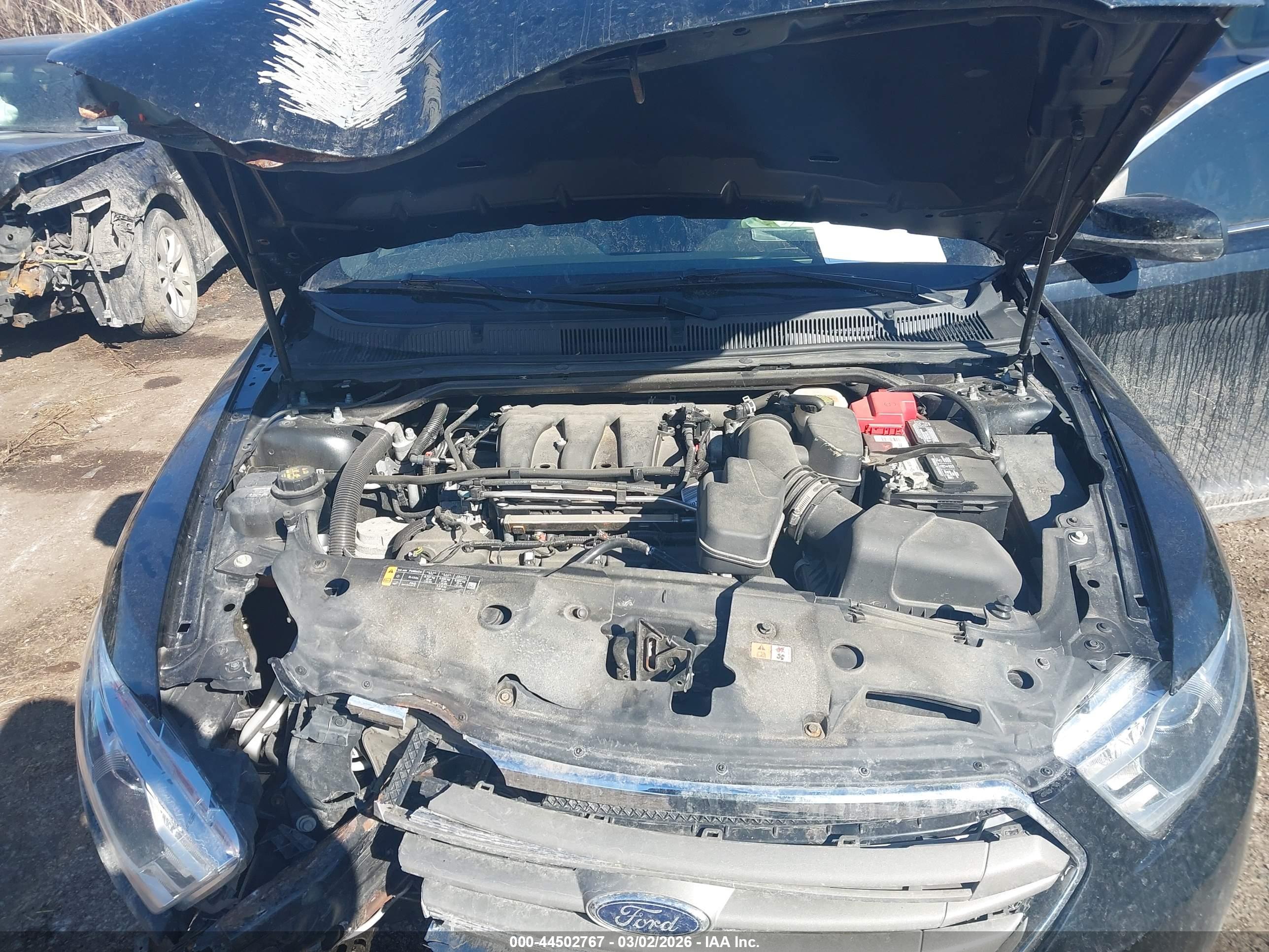 FORD TAURUS image 10