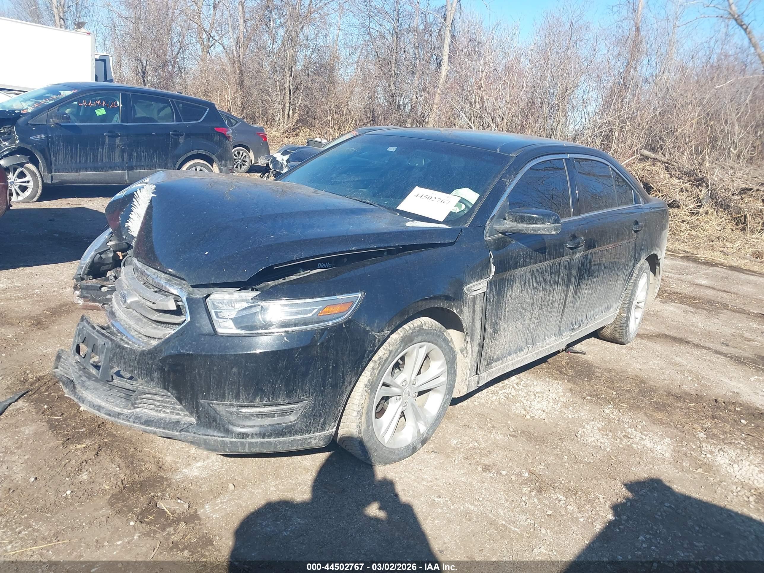 FORD TAURUS image 2