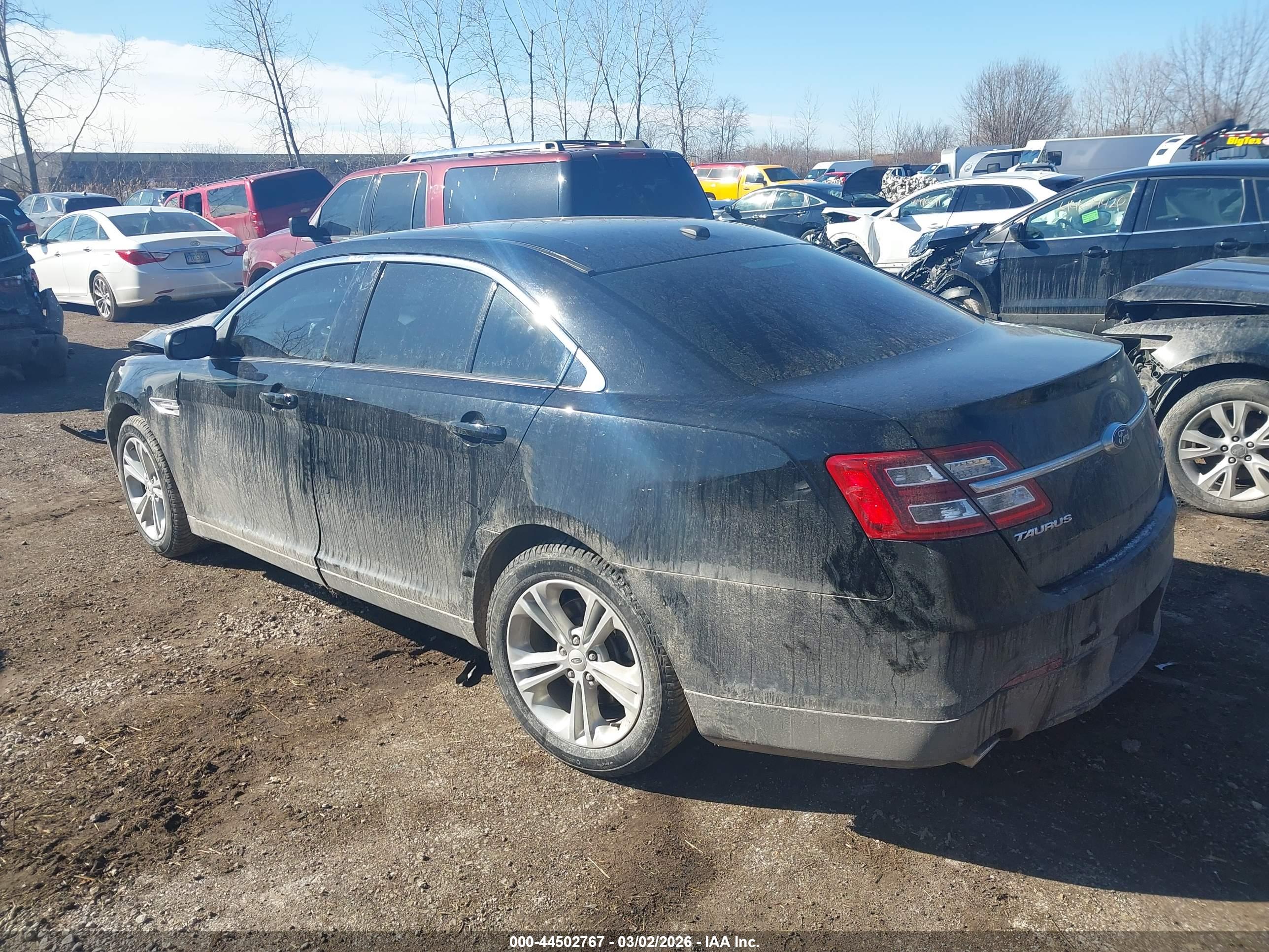 FORD TAURUS image 3