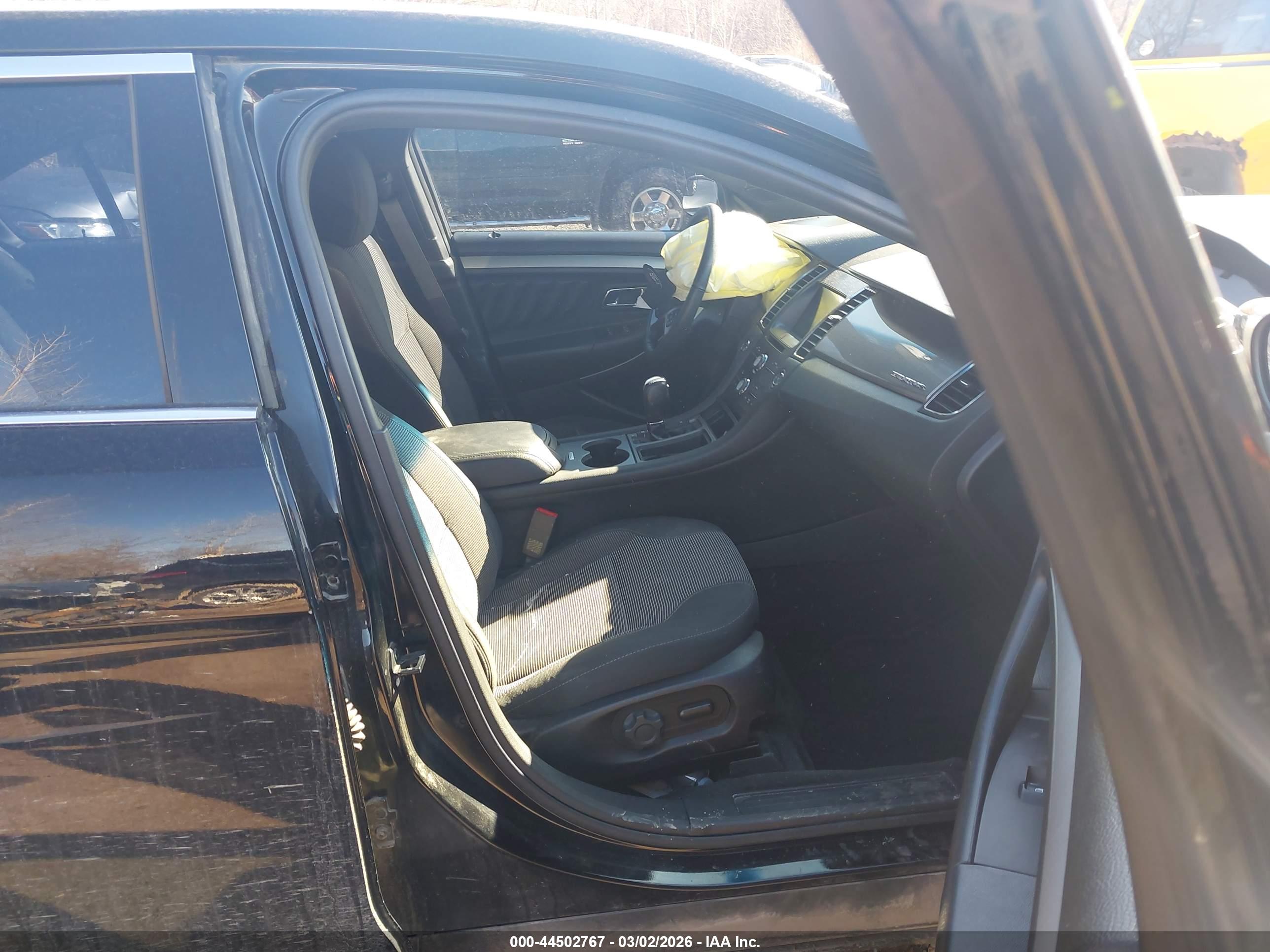 FORD TAURUS image 5