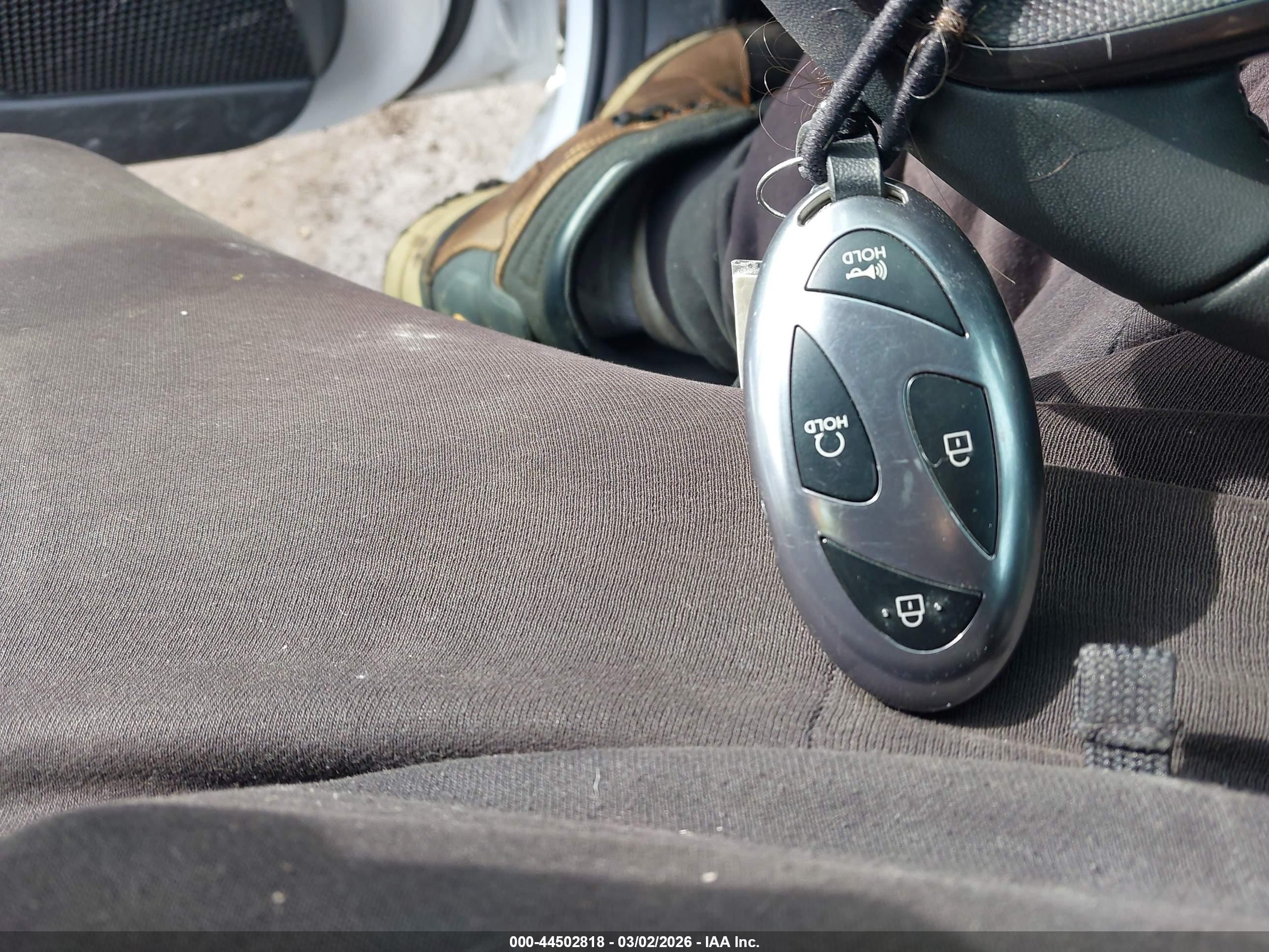 HYUNDAI ELANTRA image 11