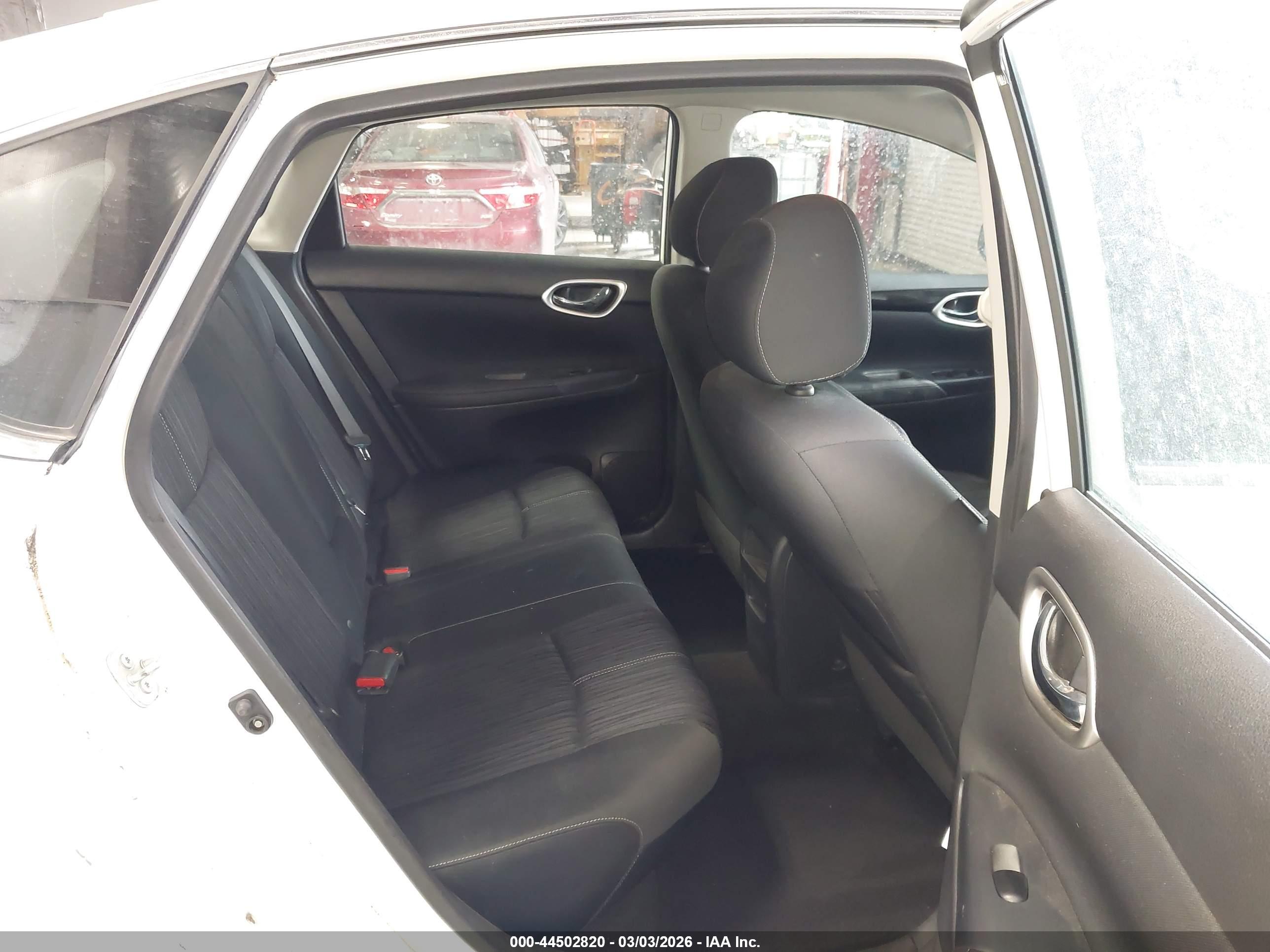 NISSAN SENTRA image 8