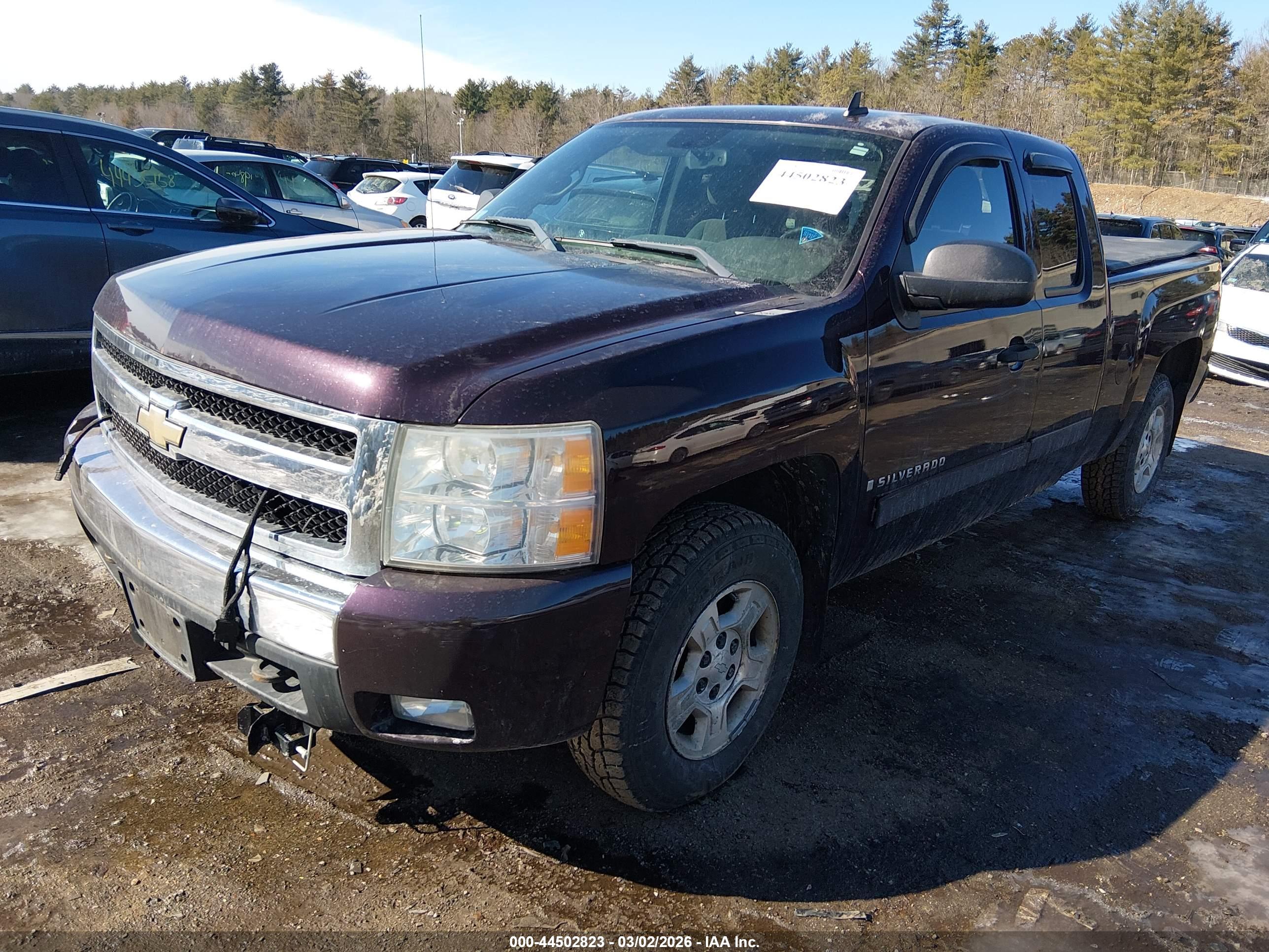 CHEVROLET SILVERADO image 2