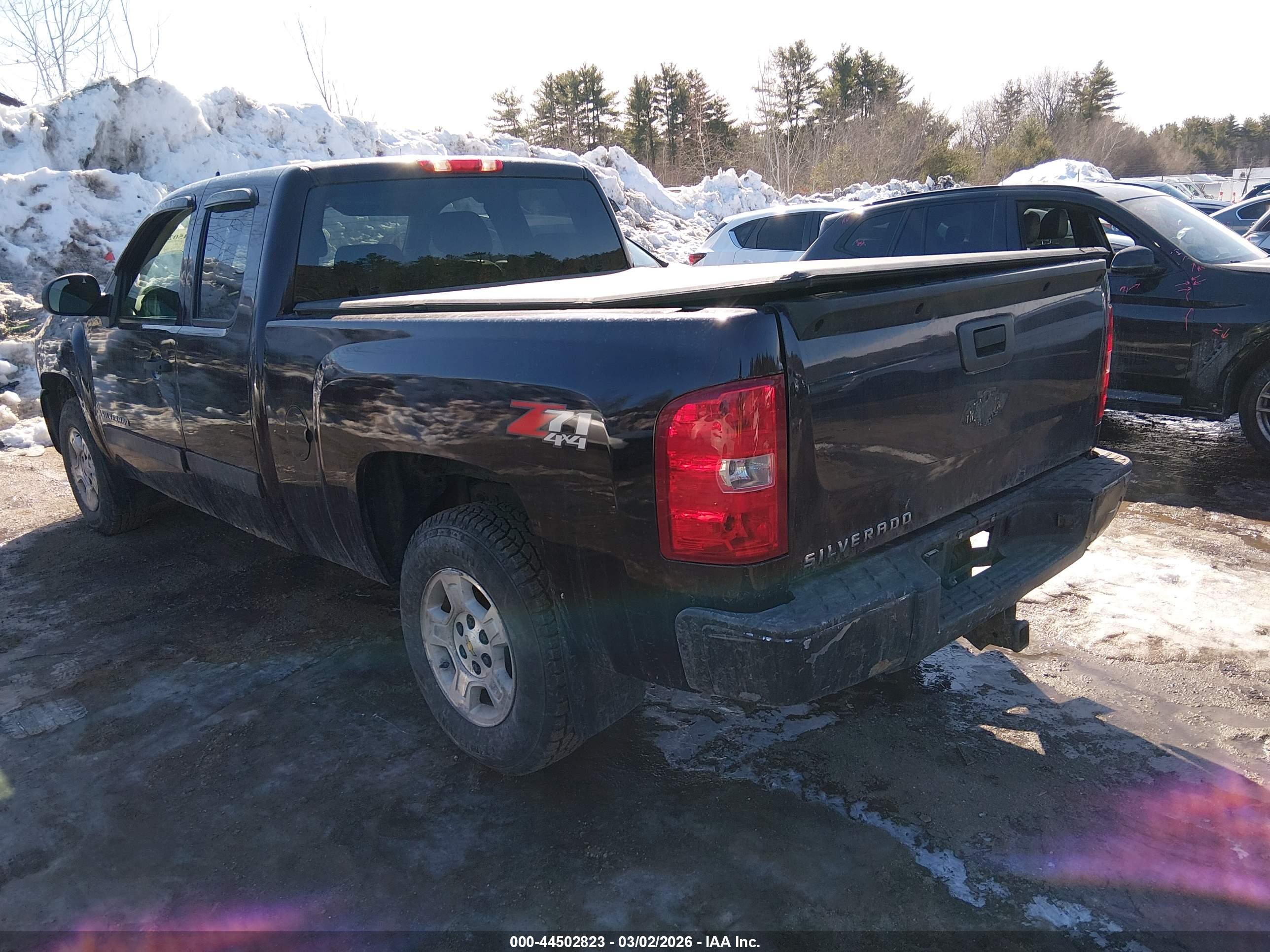CHEVROLET SILVERADO image 3