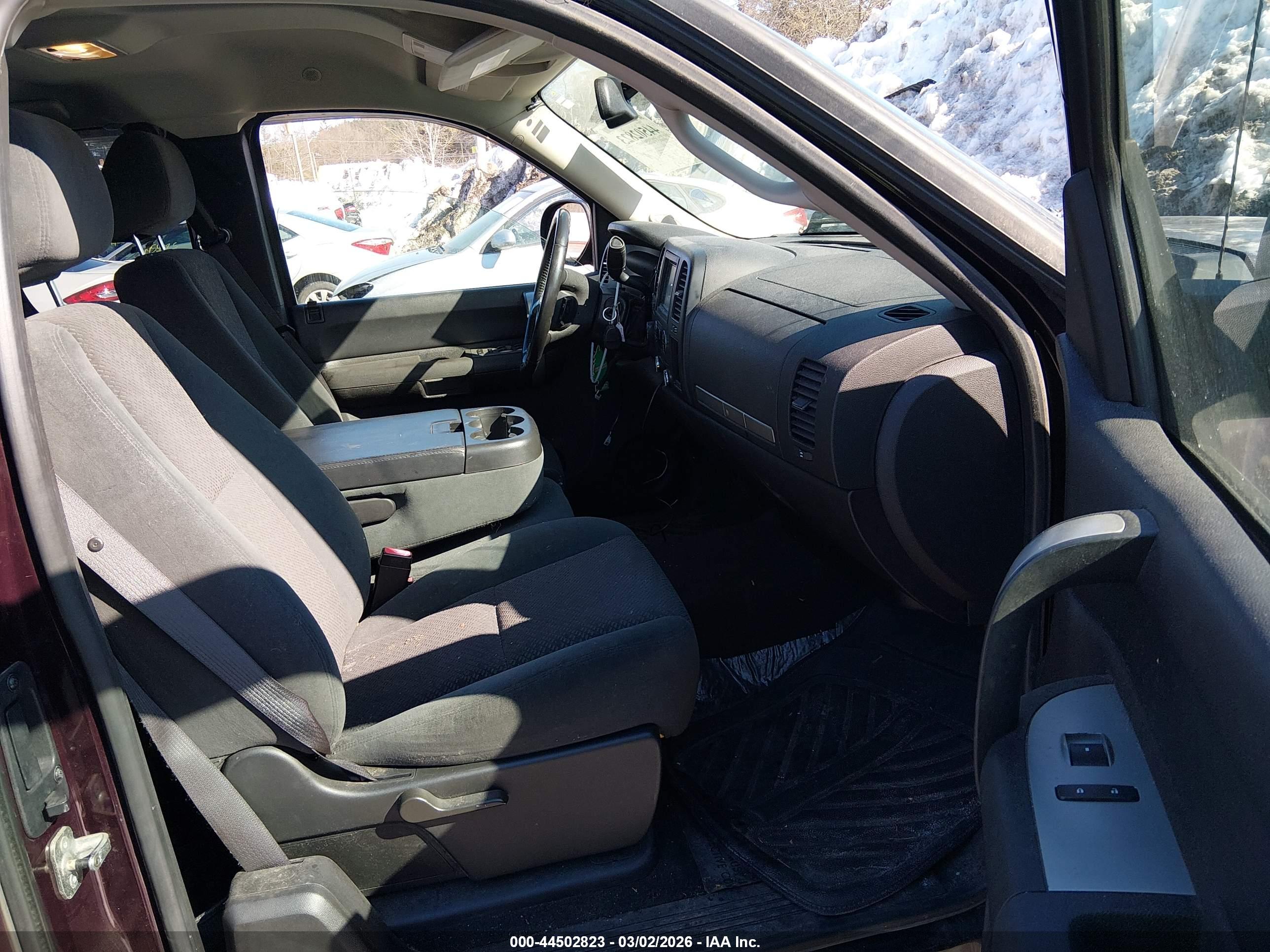 CHEVROLET SILVERADO image 5
