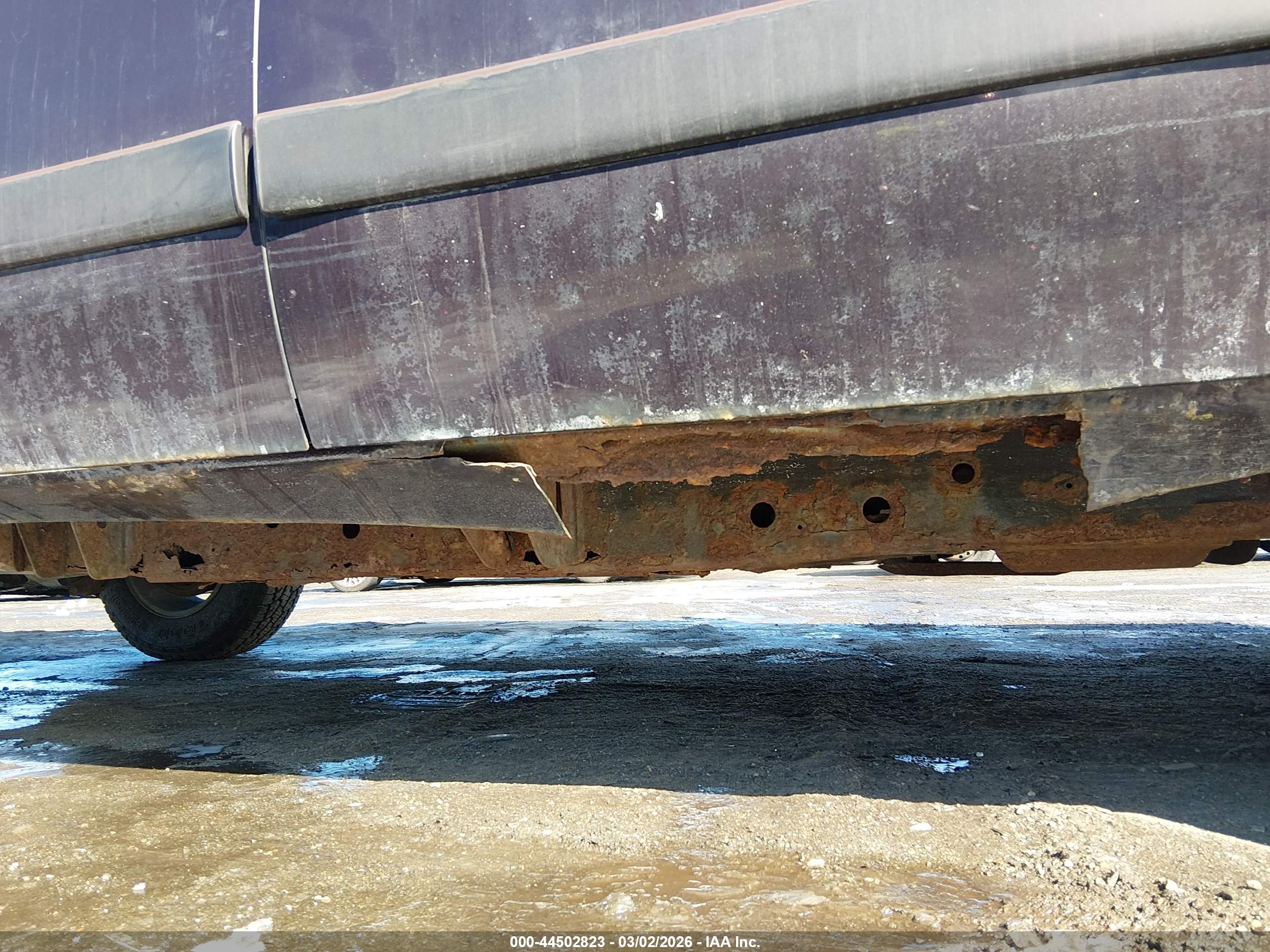 CHEVROLET SILVERADO image 6