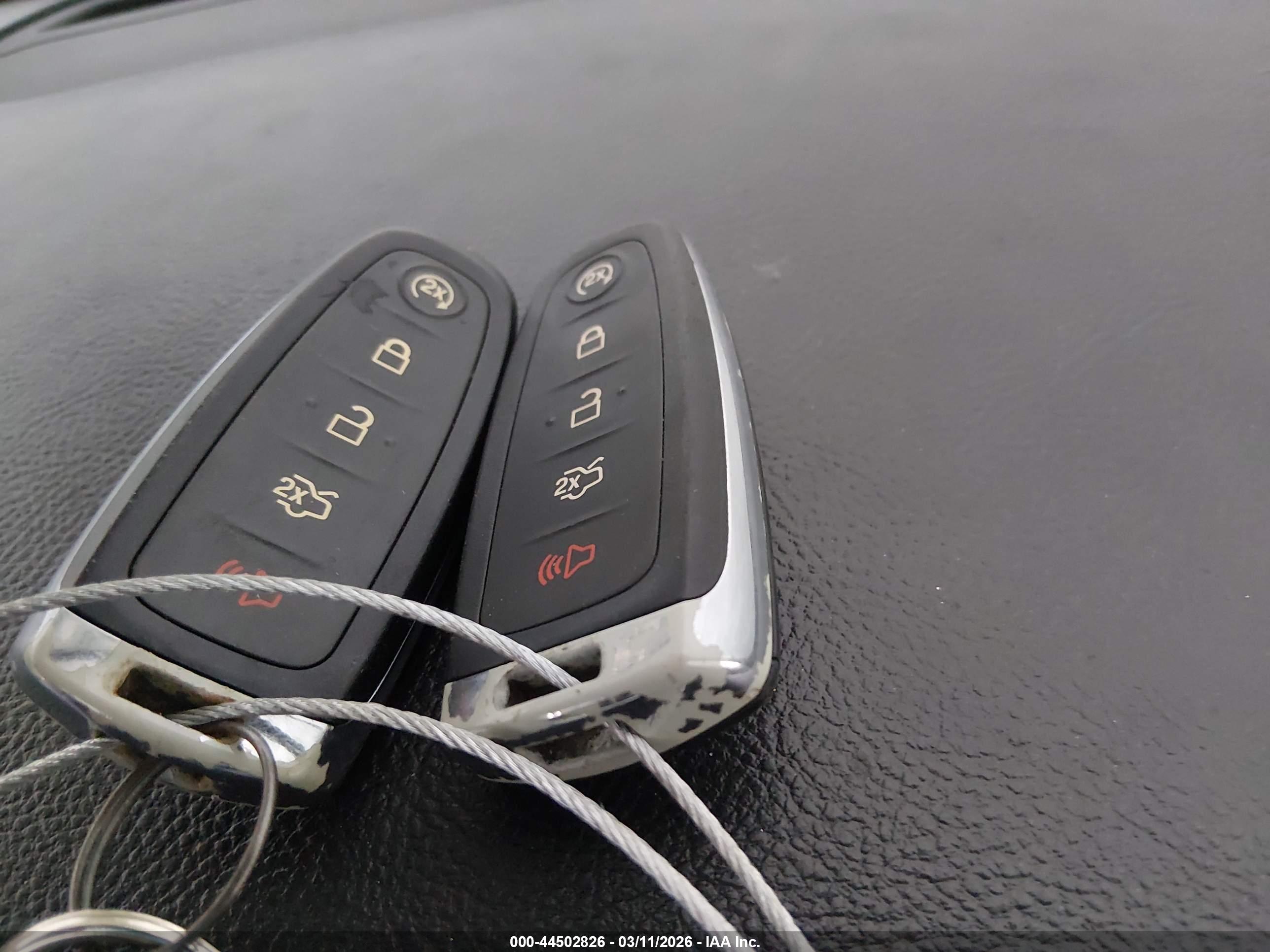 FORD TAURUS image 11