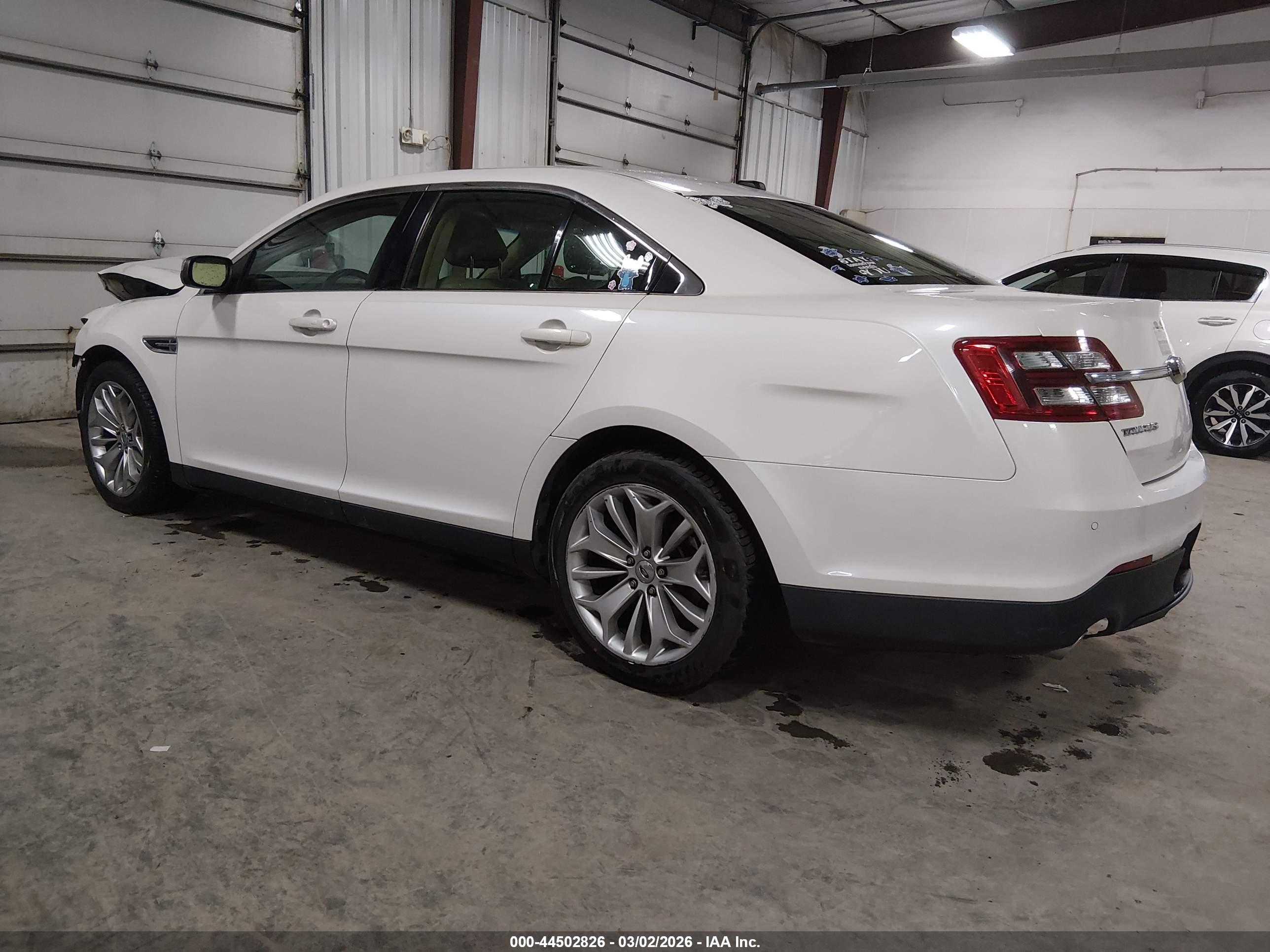 FORD TAURUS image 3