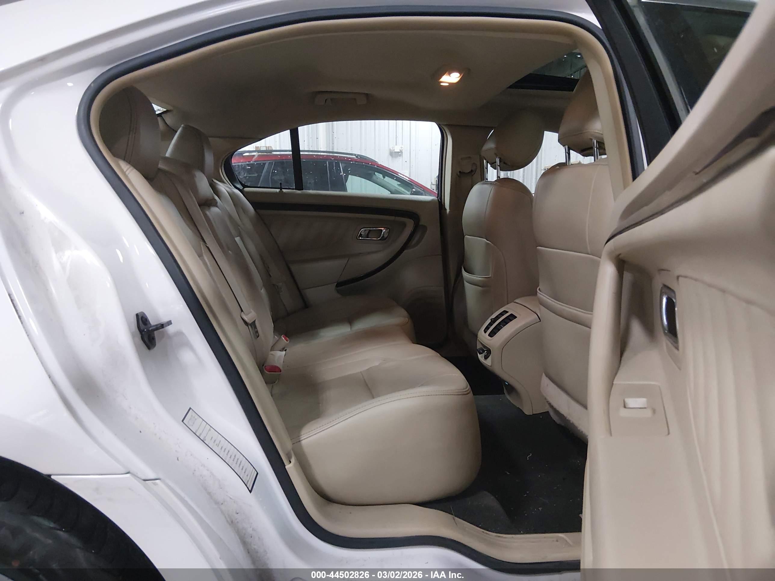 FORD TAURUS image 8