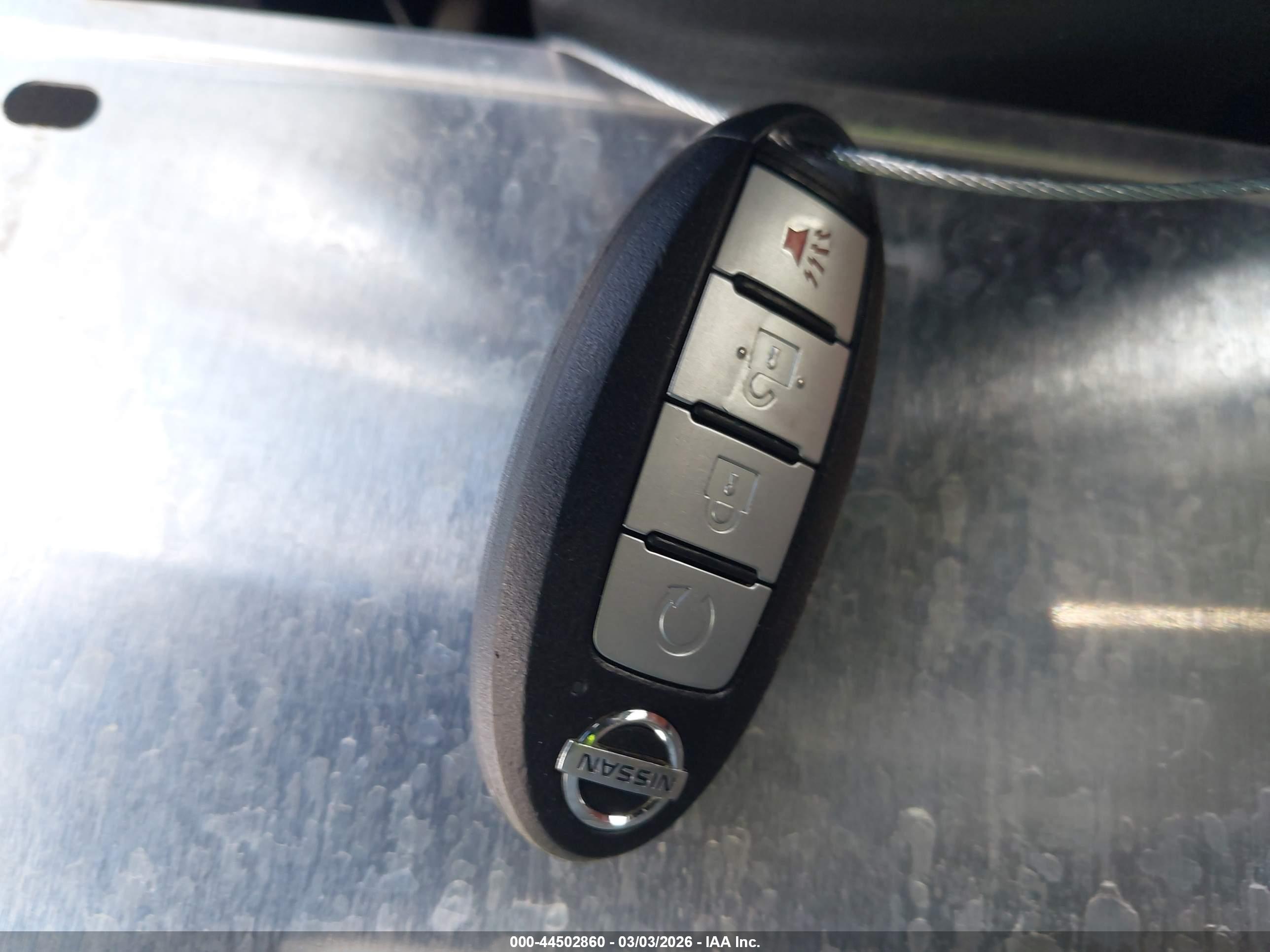 NISSAN ROGUE image 11