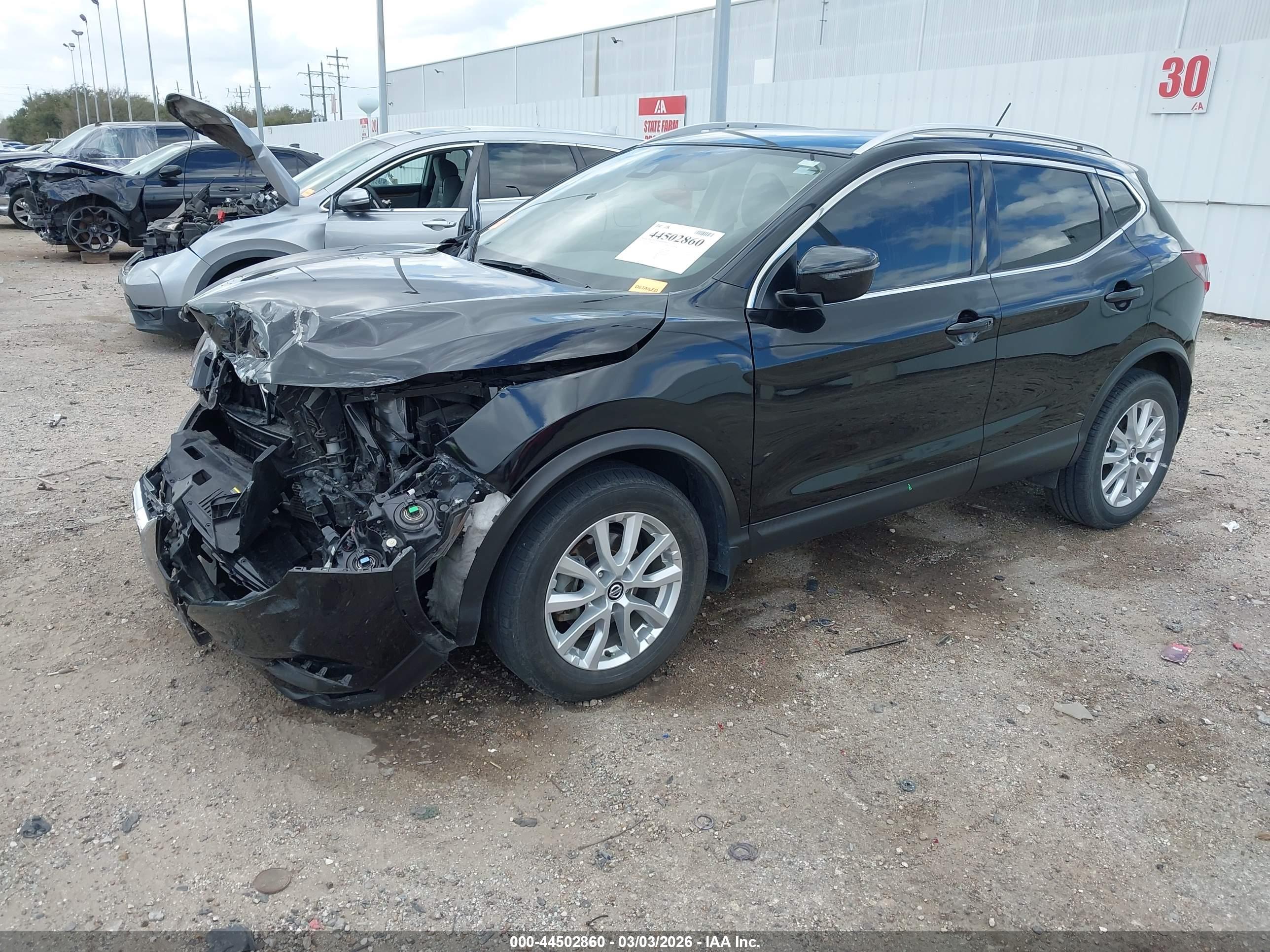 NISSAN ROGUE image 2