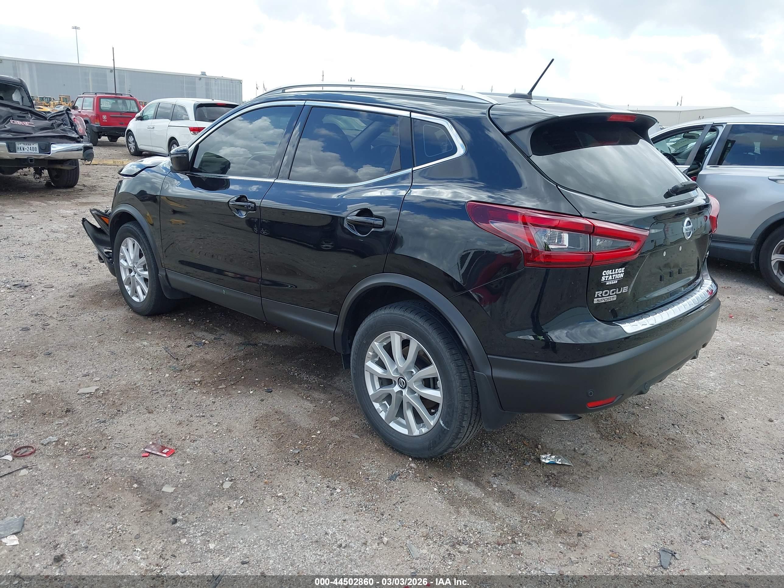 NISSAN ROGUE image 3