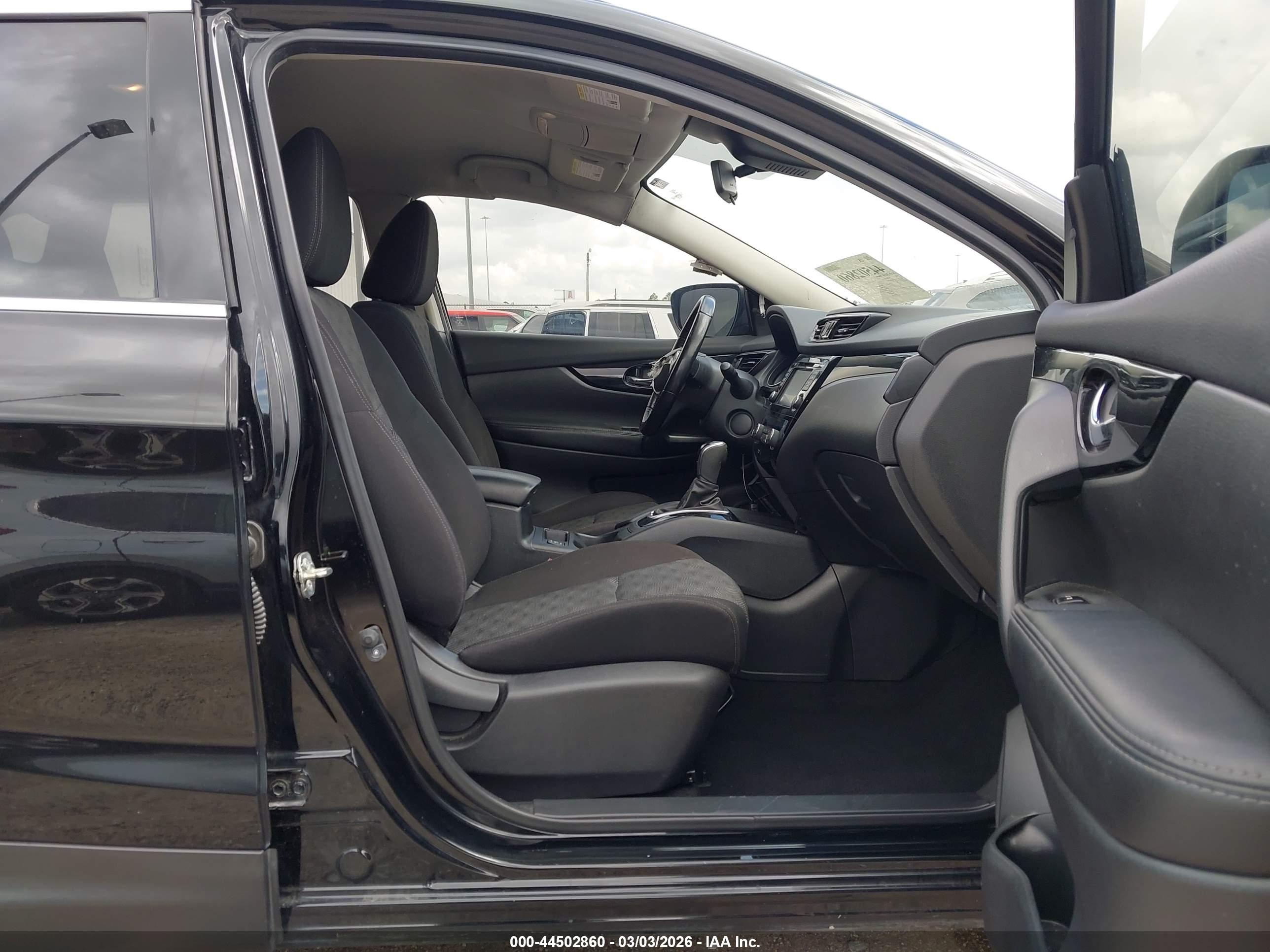 NISSAN ROGUE image 5