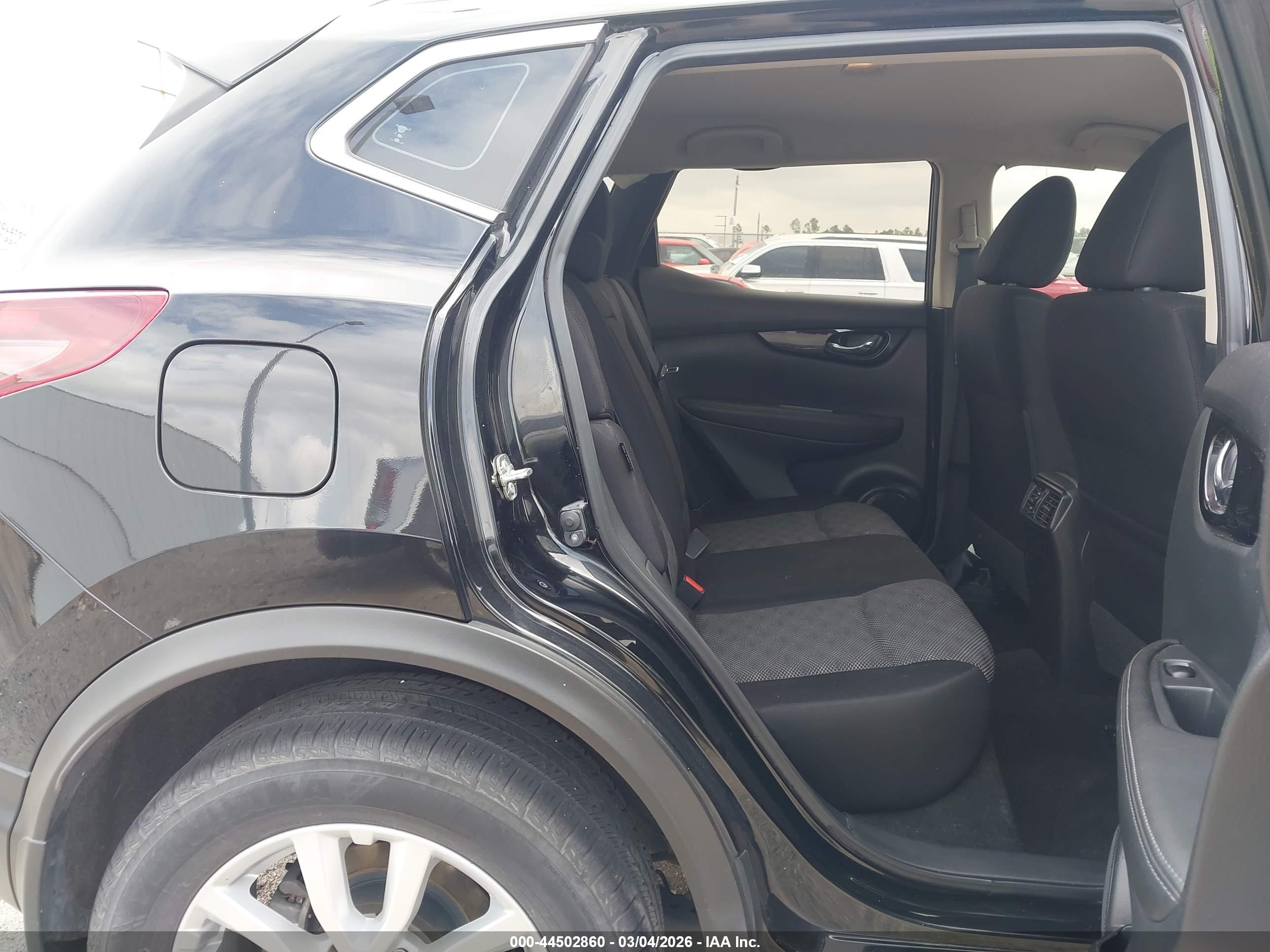 NISSAN ROGUE image 8