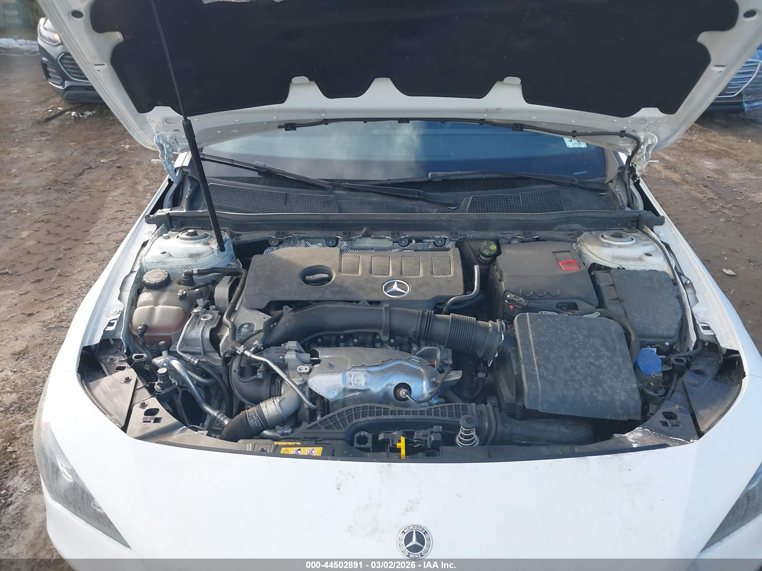 MERCEDES-BENZ CLA image 10