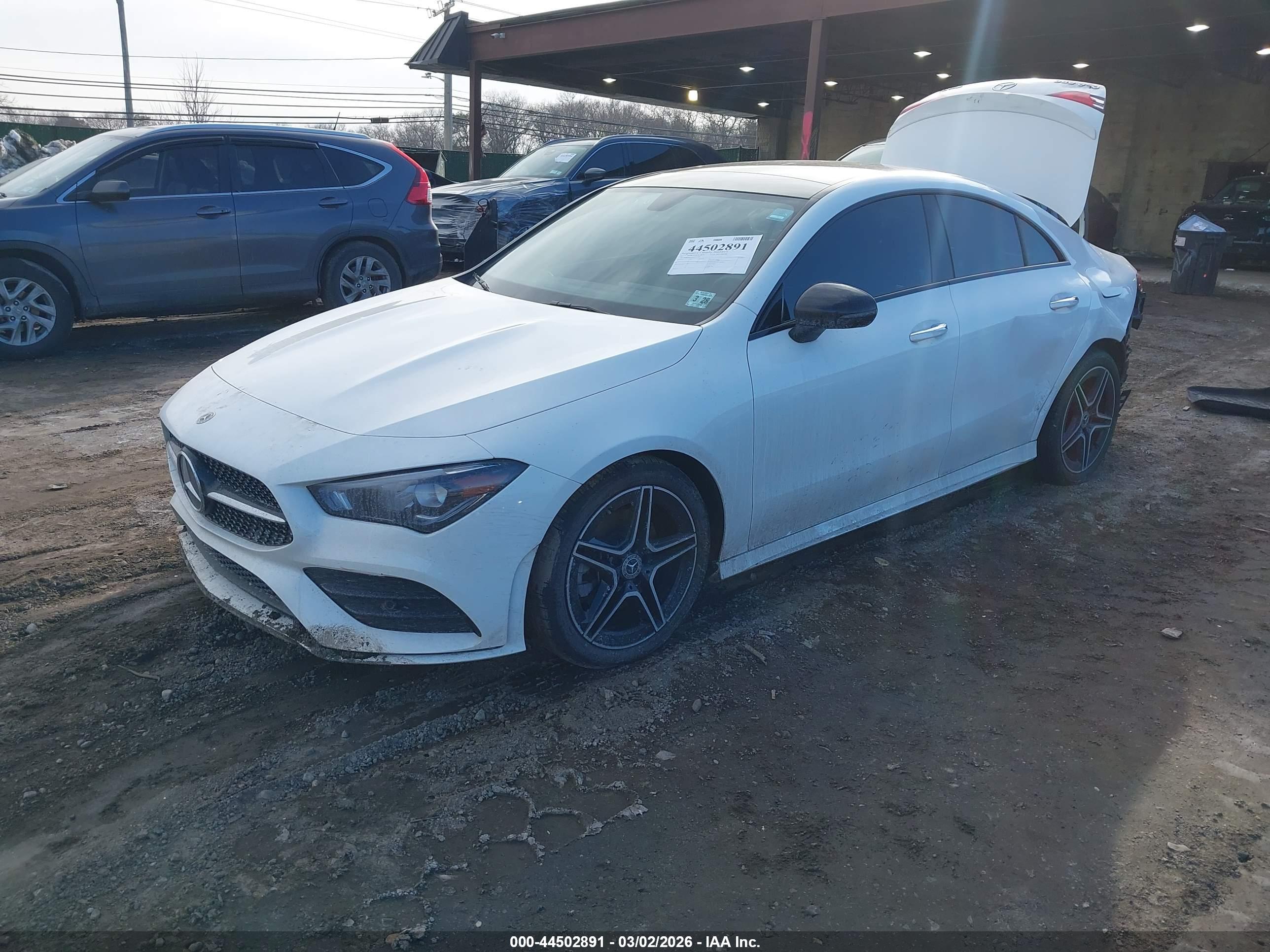 MERCEDES-BENZ CLA image 2
