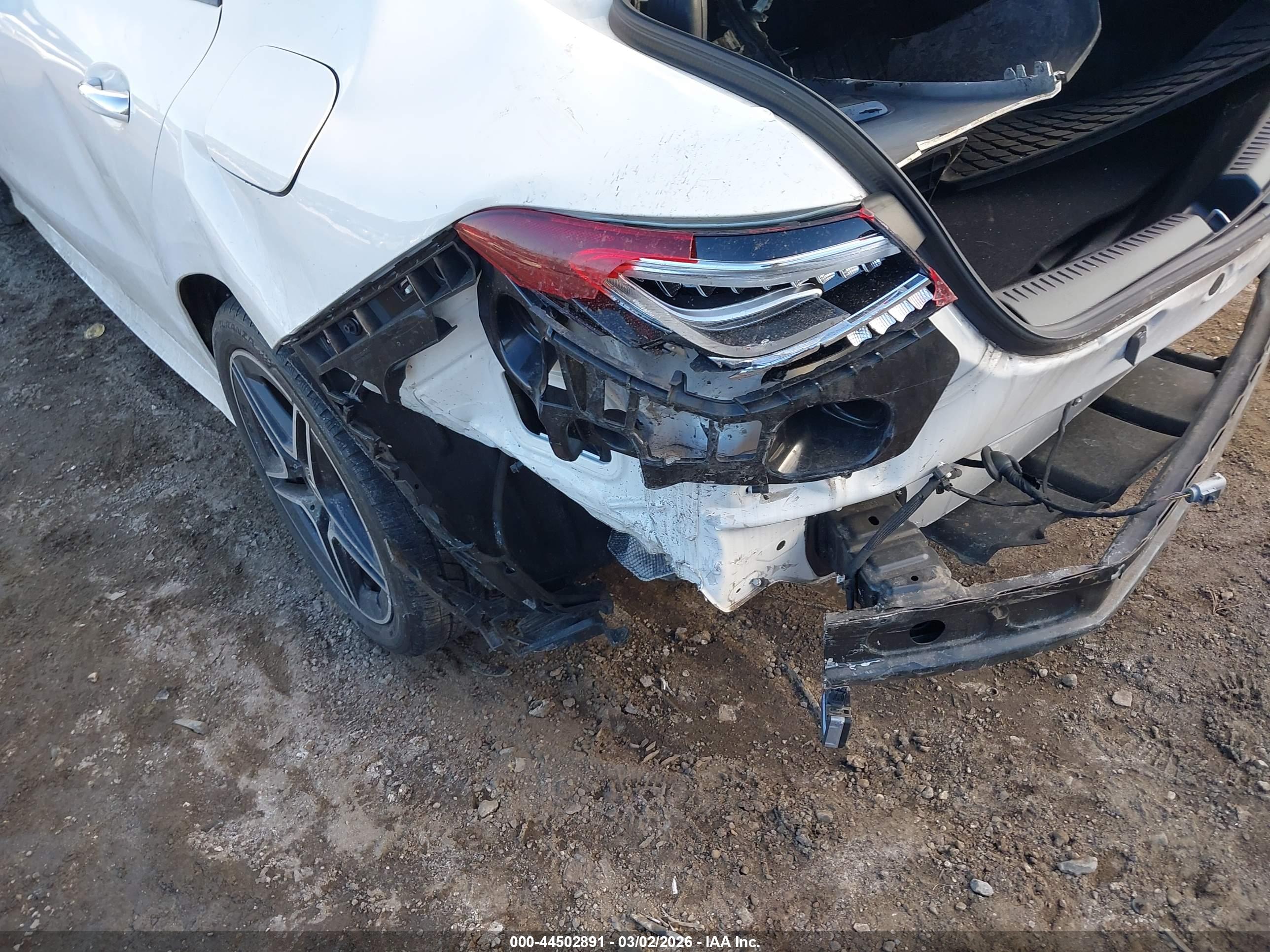 MERCEDES-BENZ CLA image 6