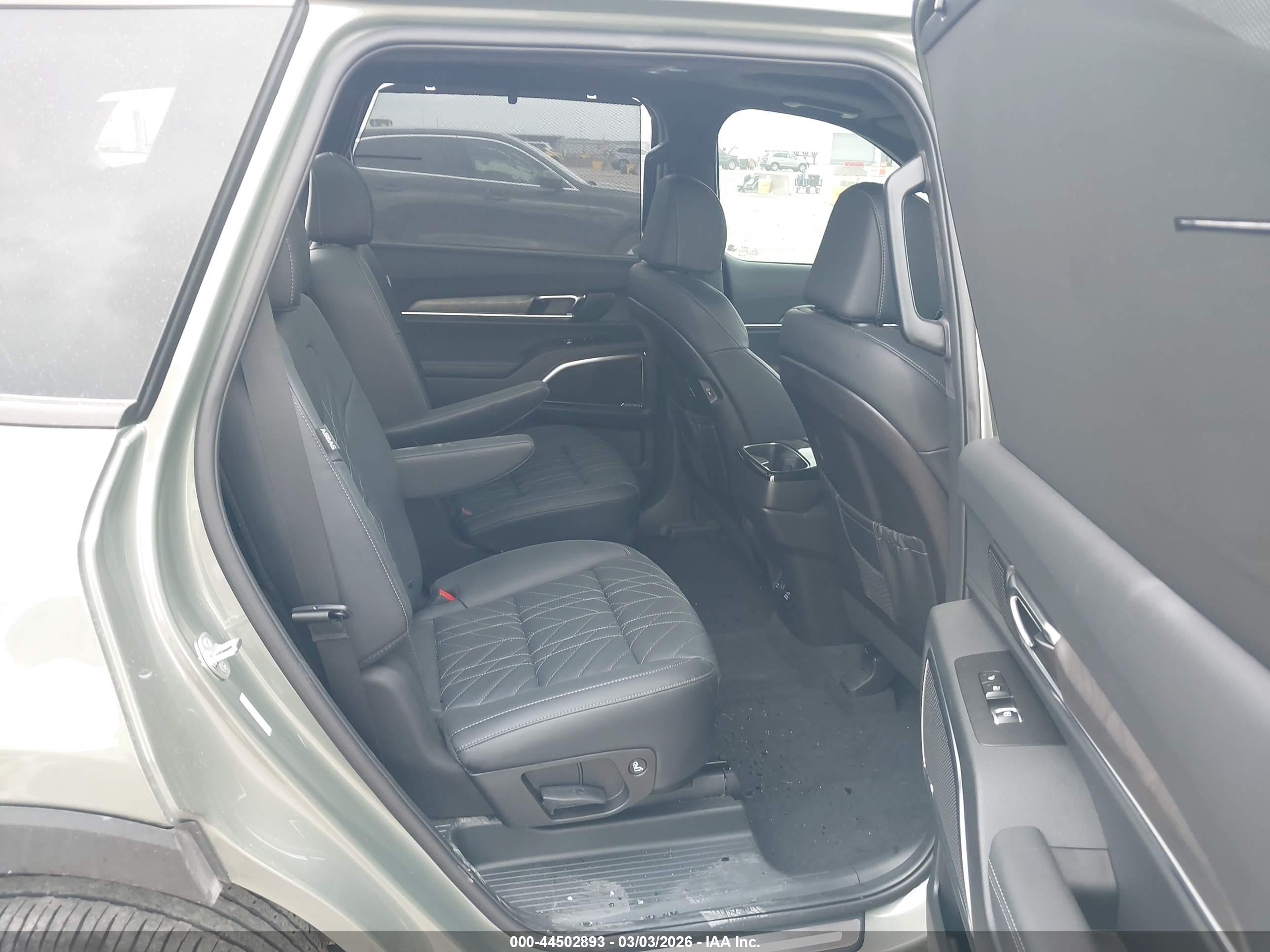 KIA TELLURIDE image 8