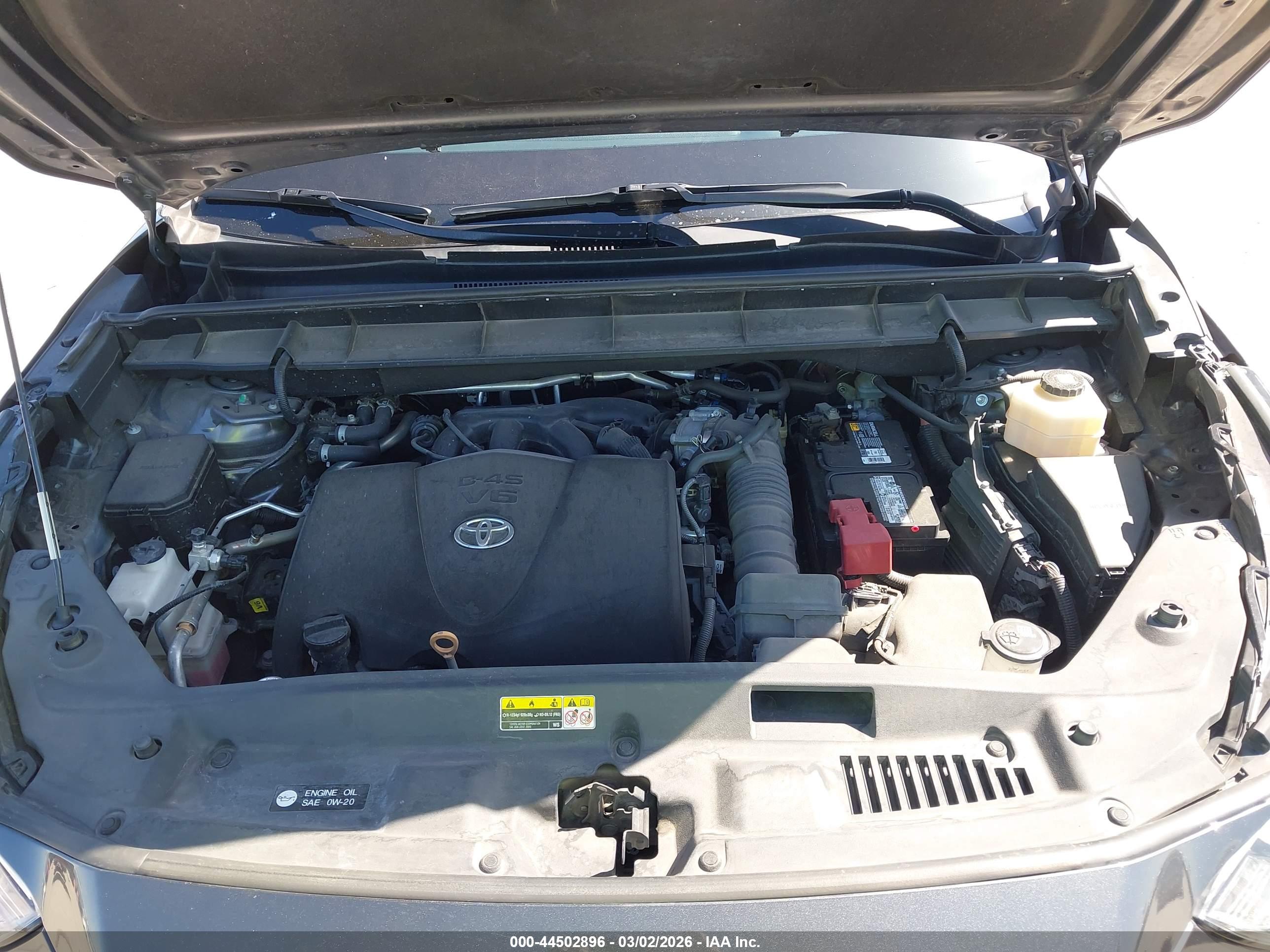 TOYOTA HIGHLANDER image 10