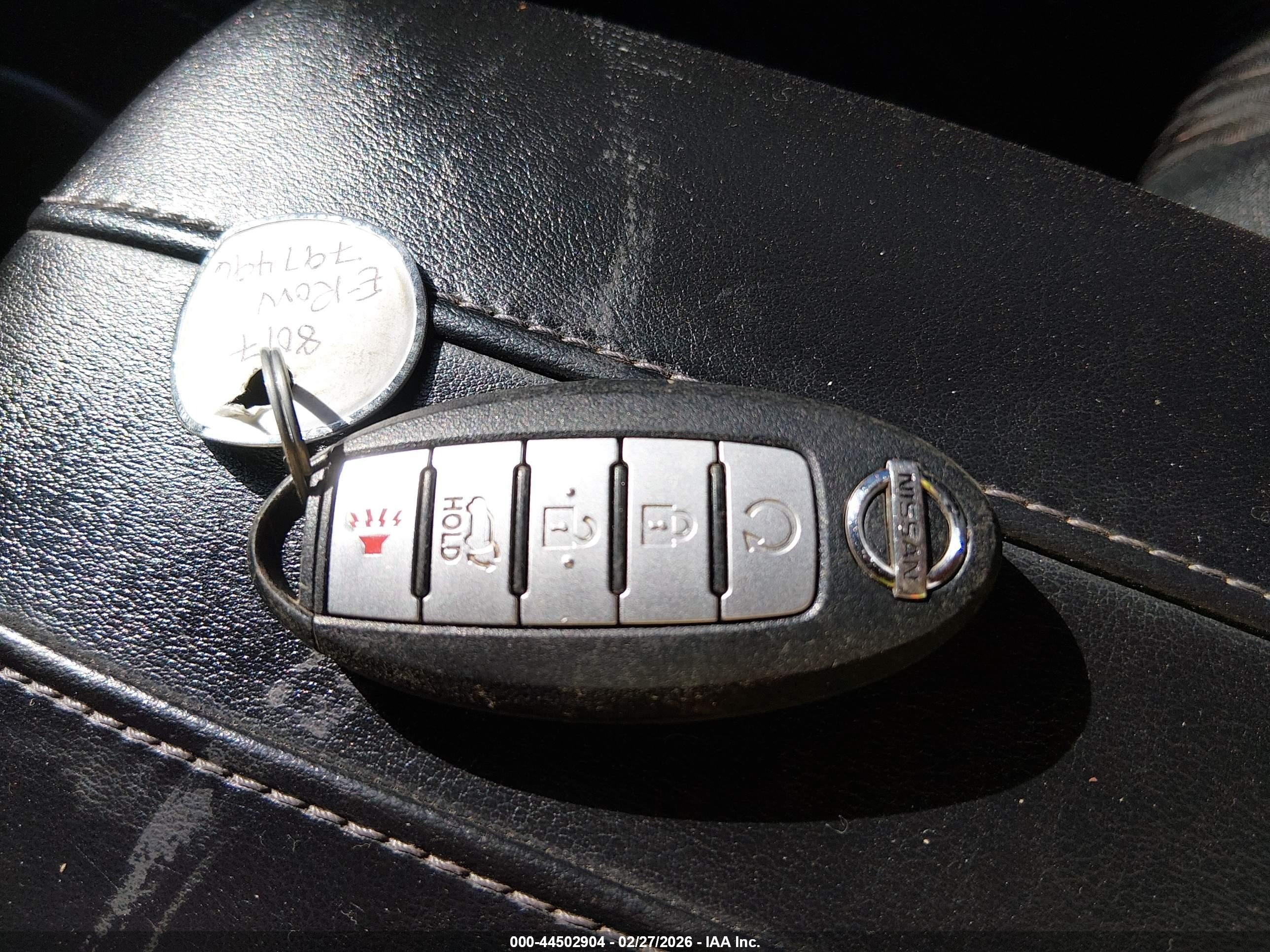 NISSAN ROGUE image 11