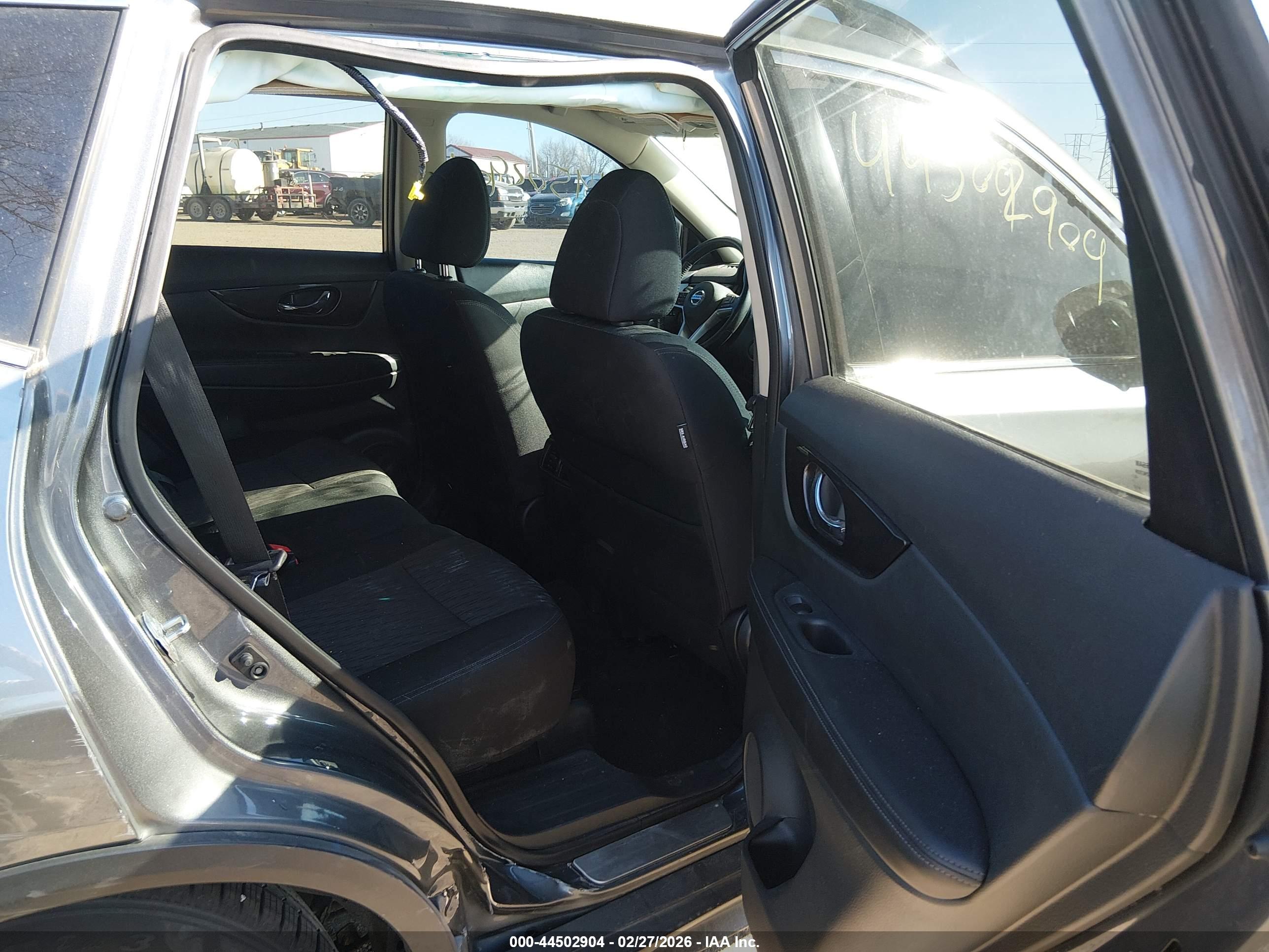 NISSAN ROGUE image 8