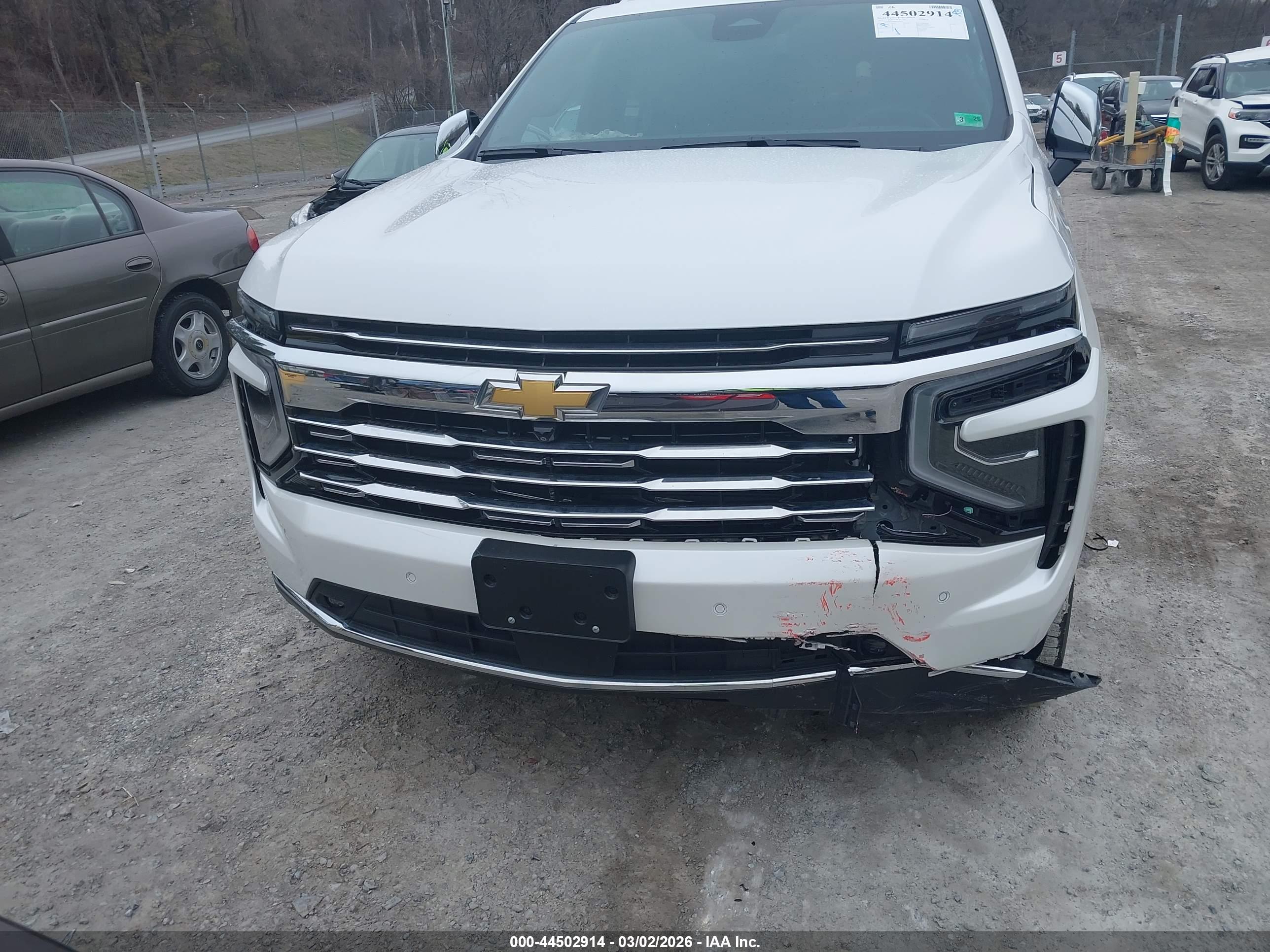 CHEVROLET TAHOE image 6