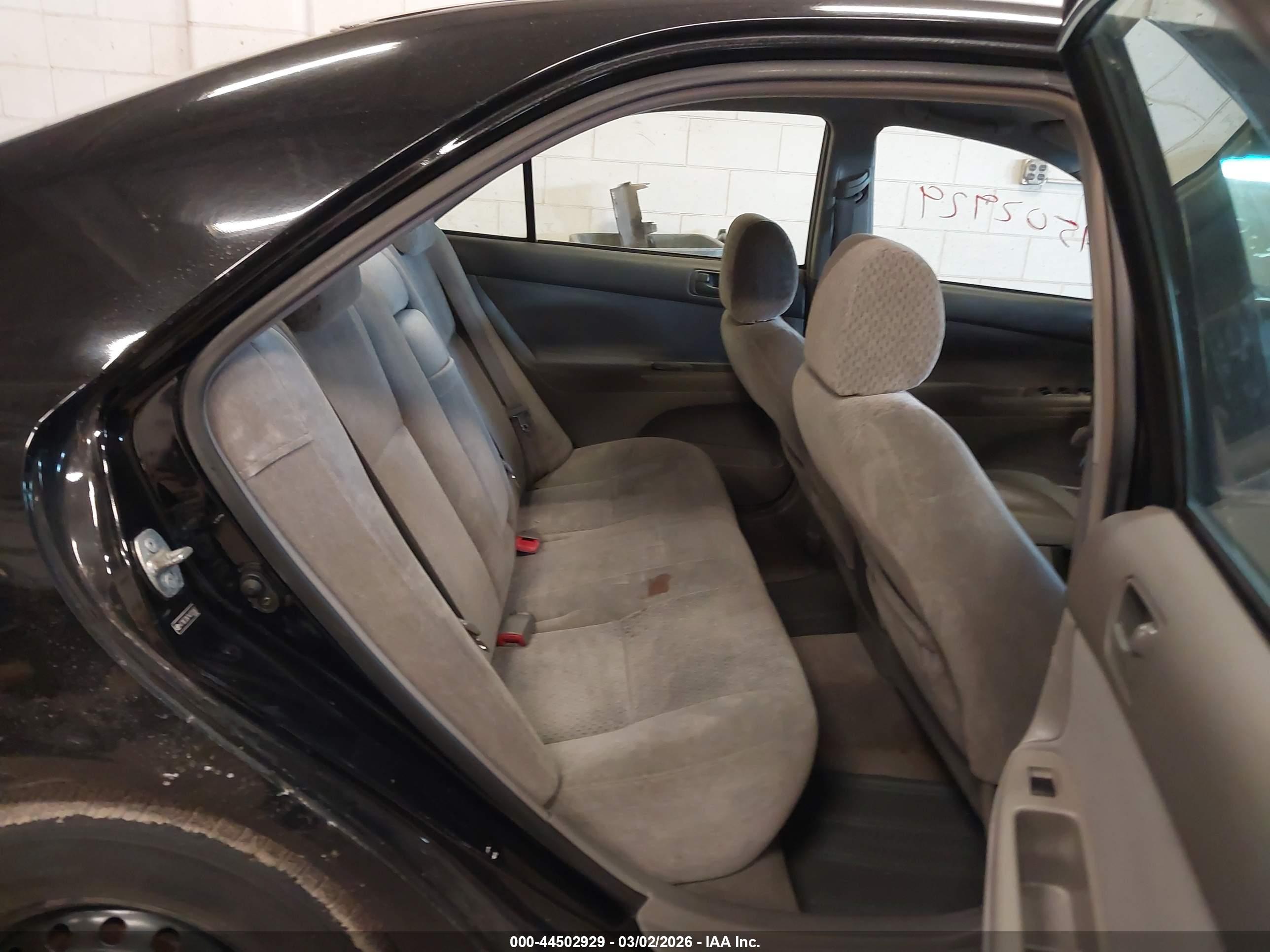 TOYOTA CAMRY image 8