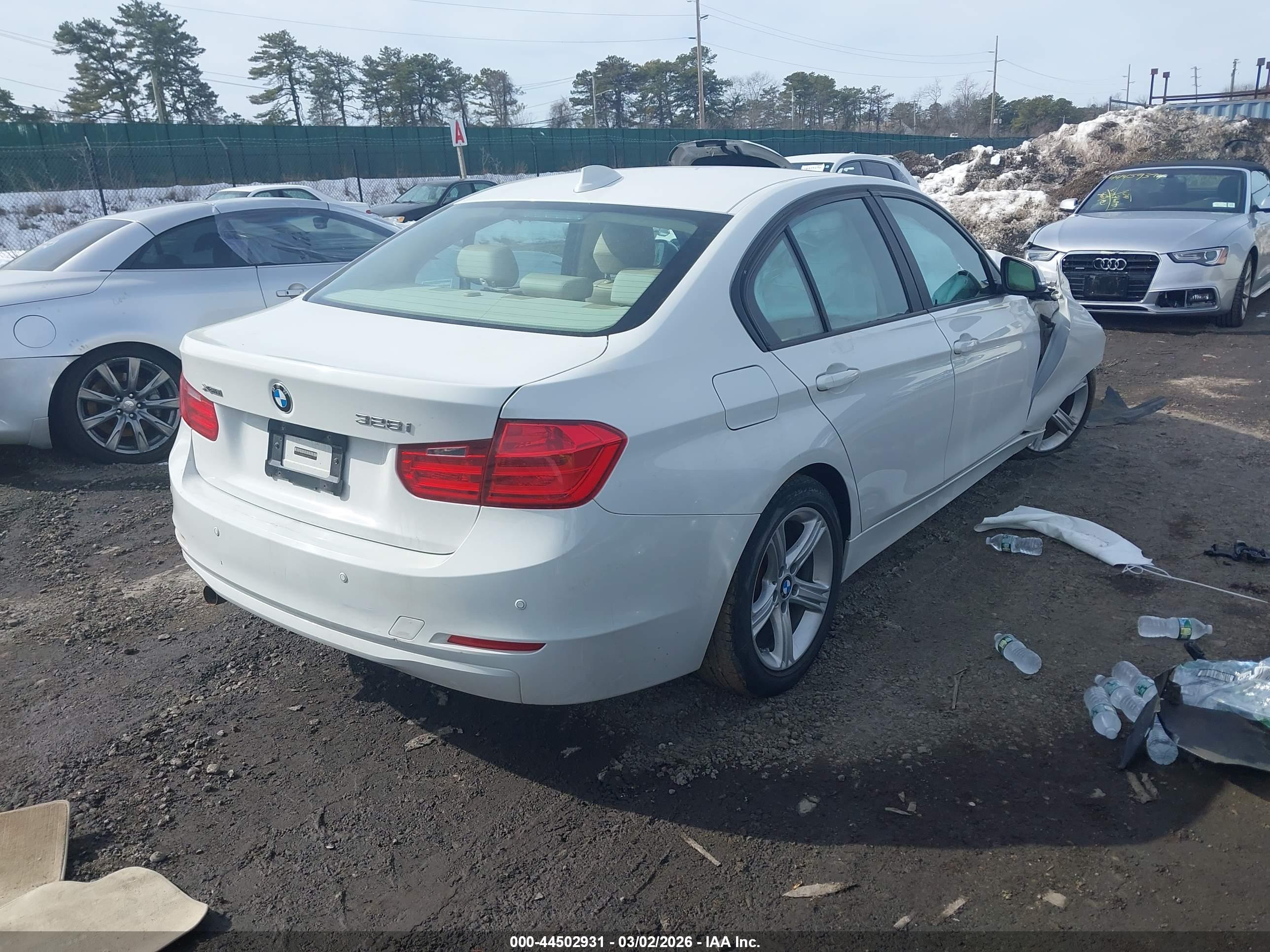 BMW 328I image 4