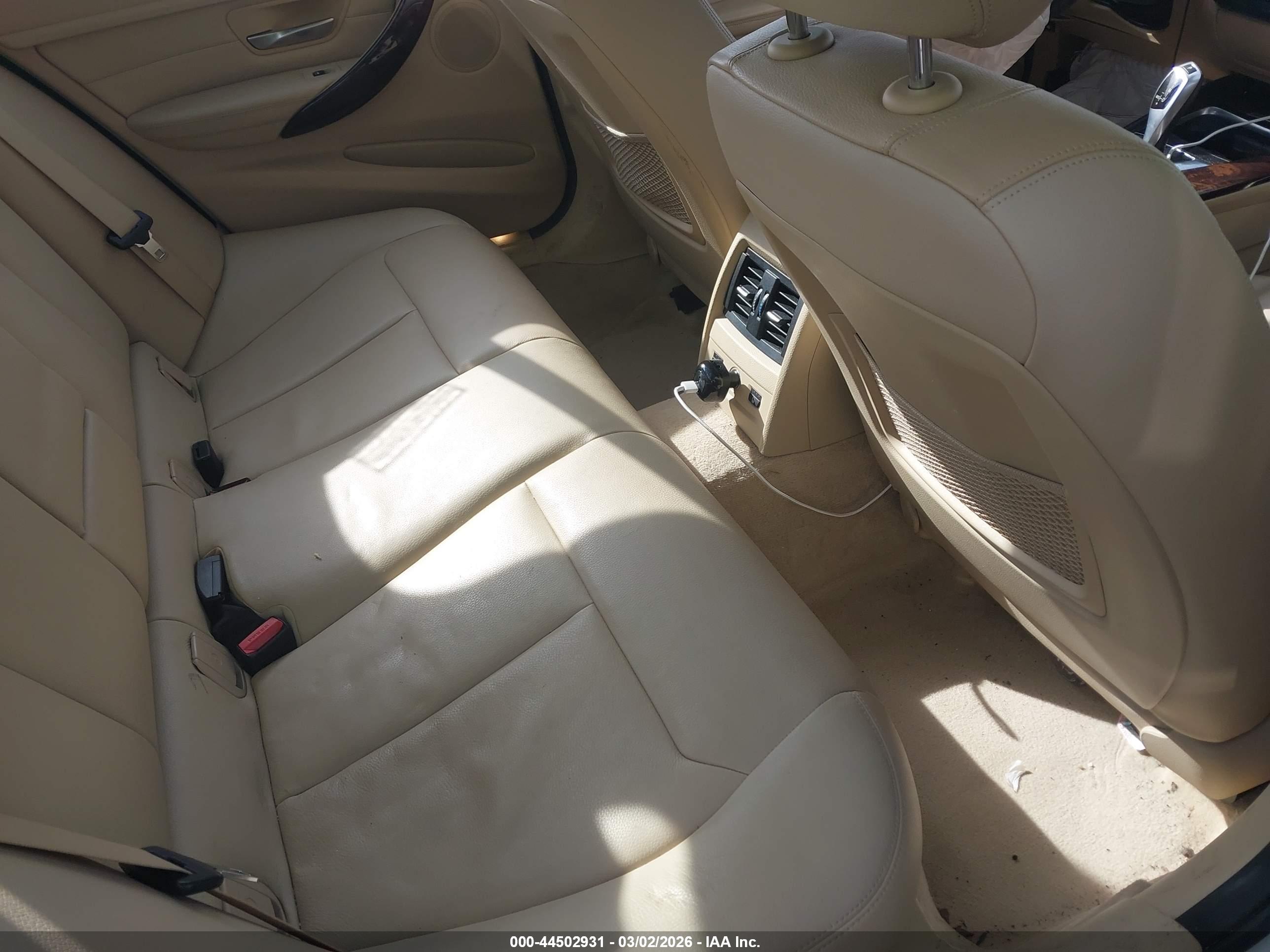 BMW 328I image 8
