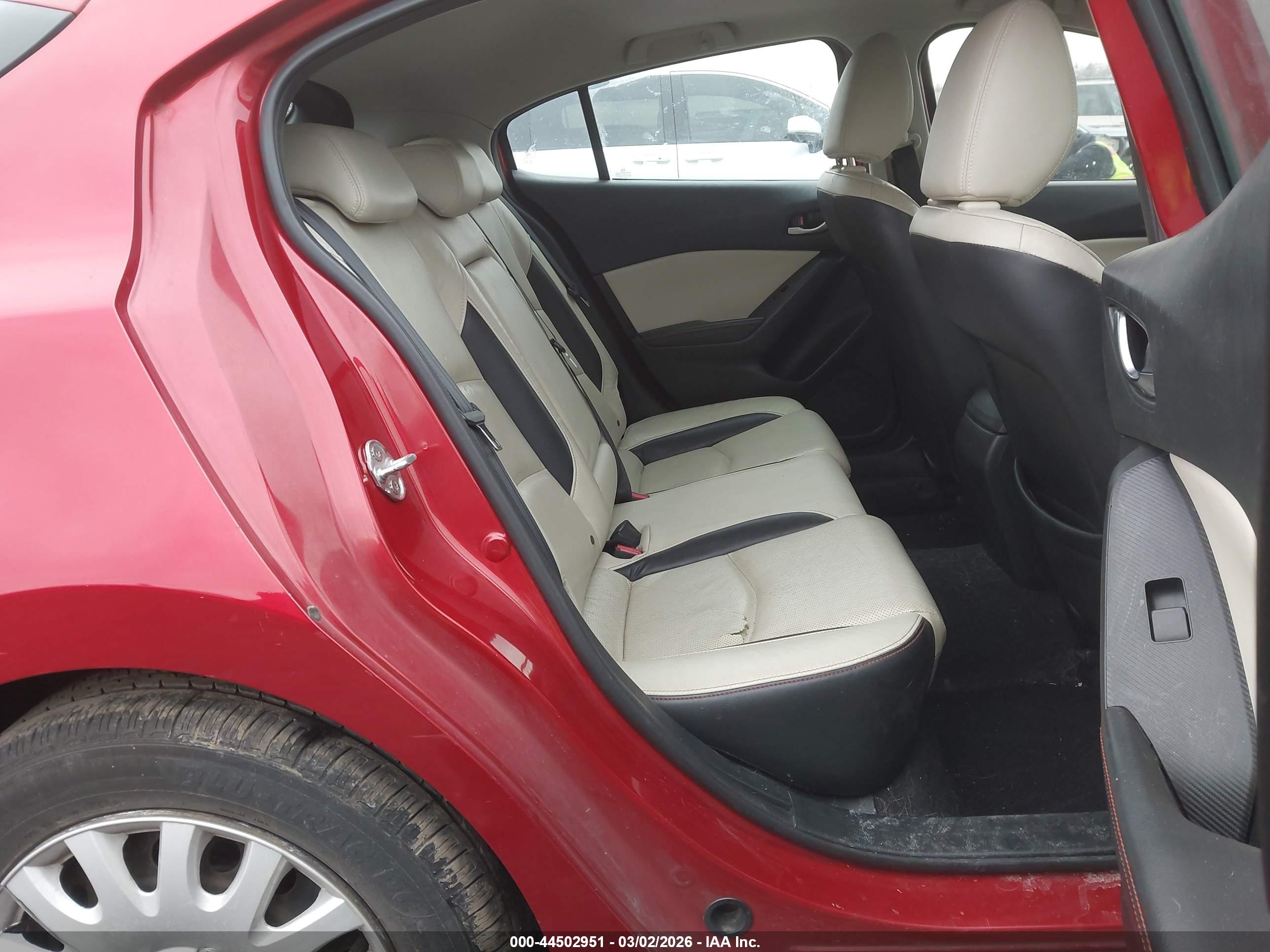 MAZDA MAZDA3 image 8