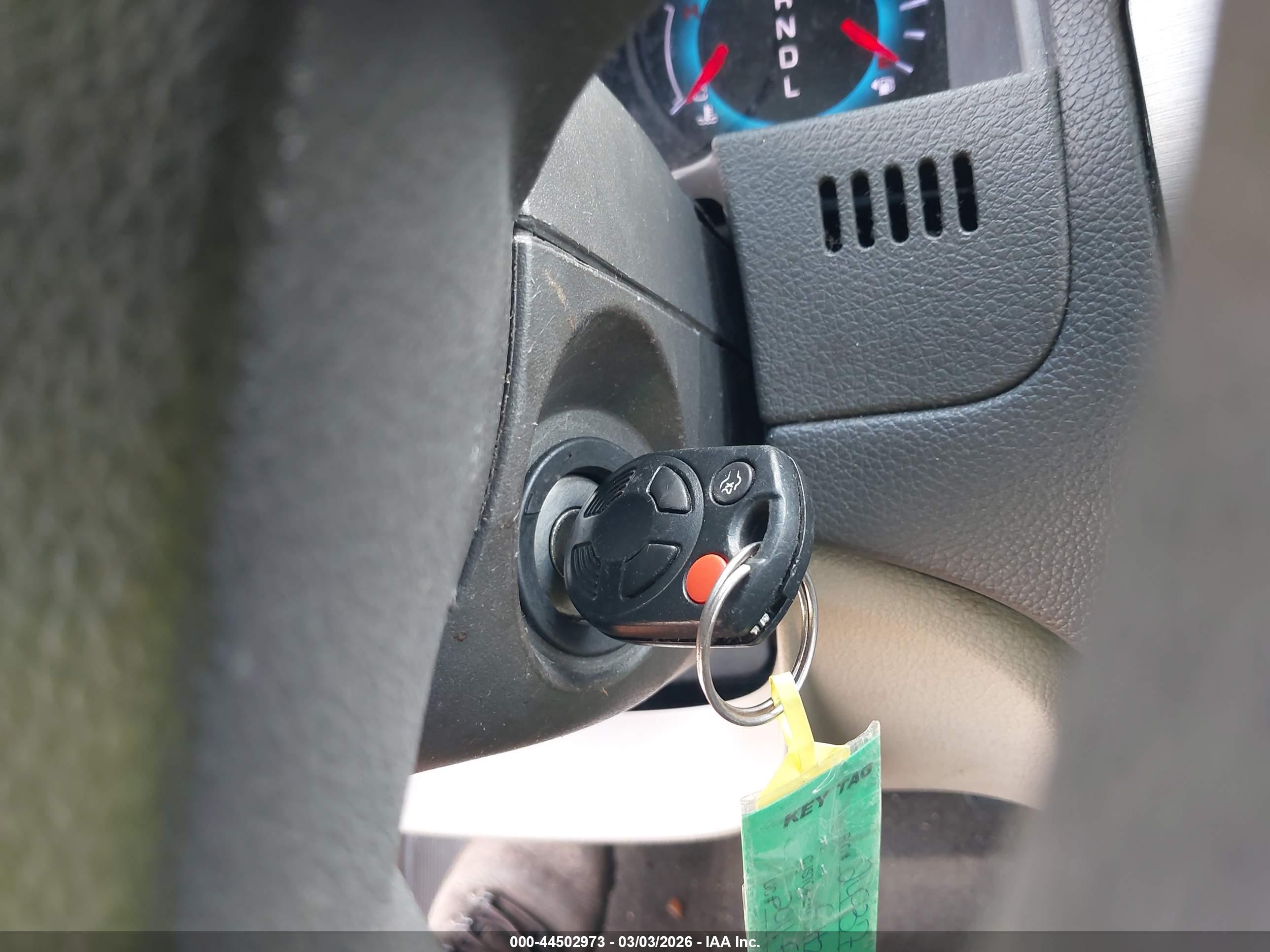 FORD FUSION image 11