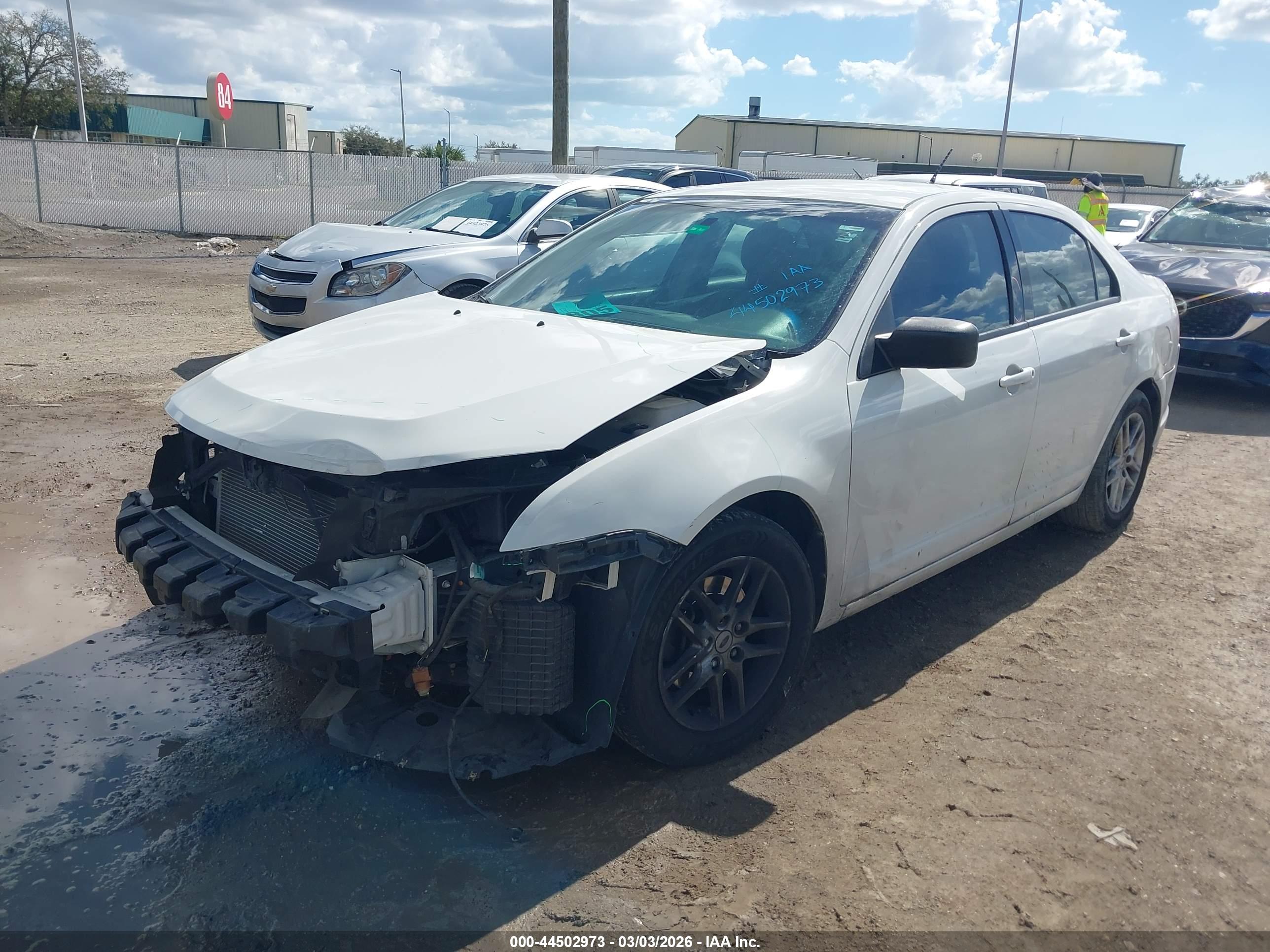 FORD FUSION image 2