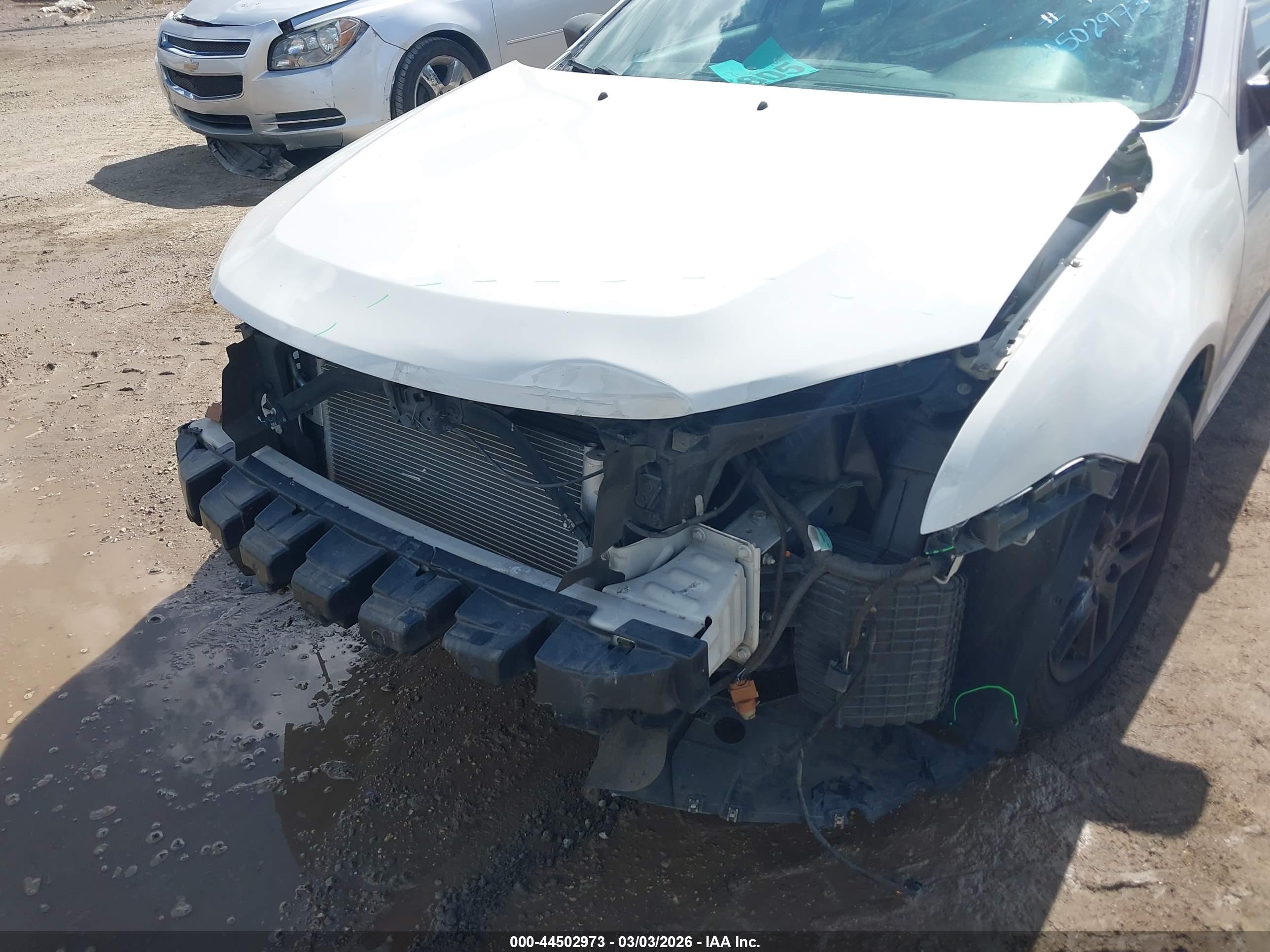 FORD FUSION image 6