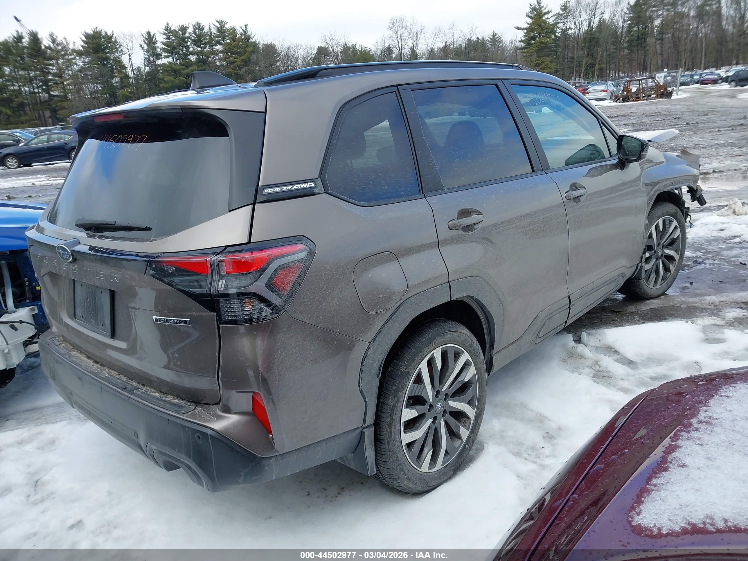 SUBARU FORESTER image 4