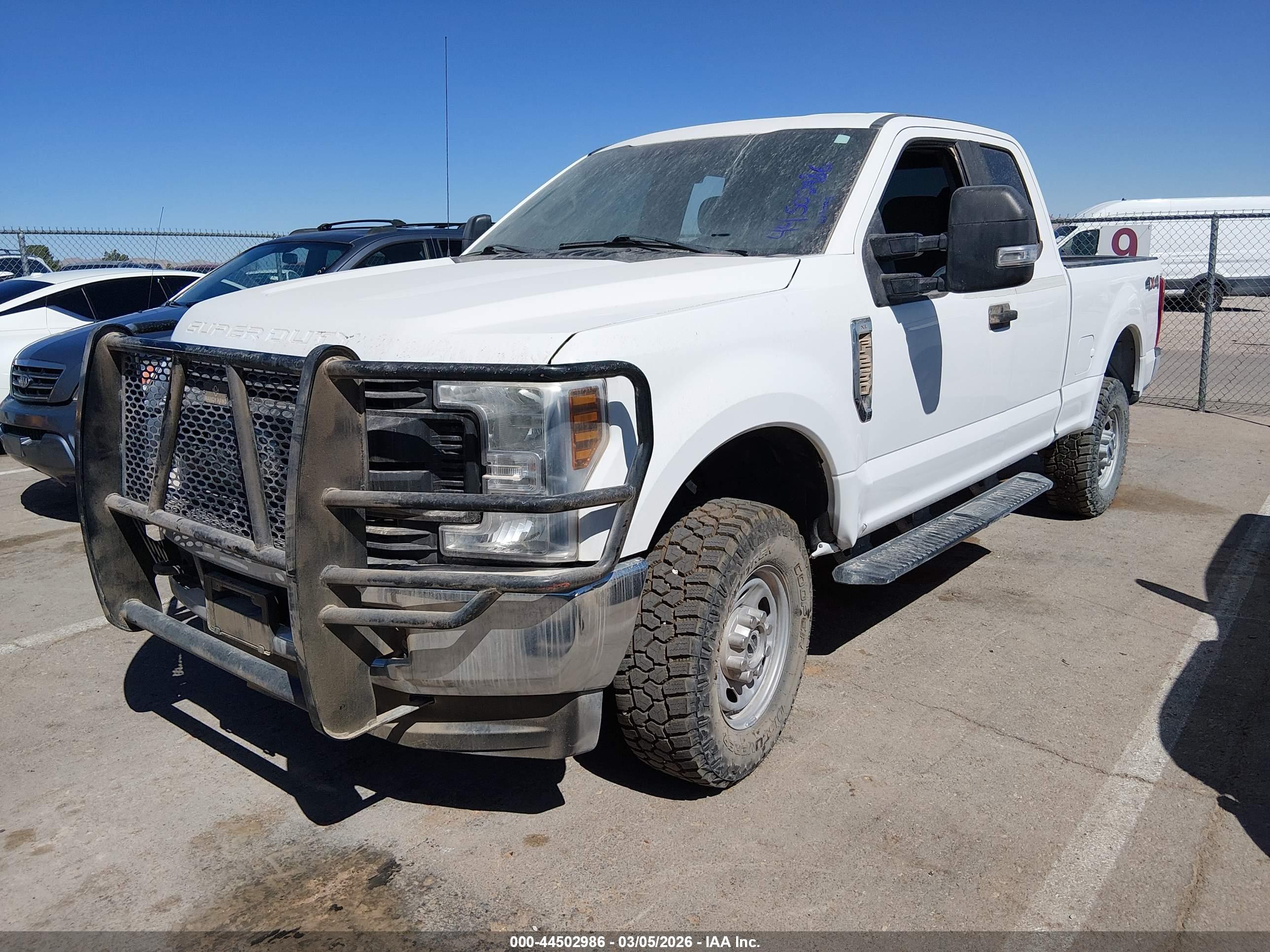 FORD F-250 image 2