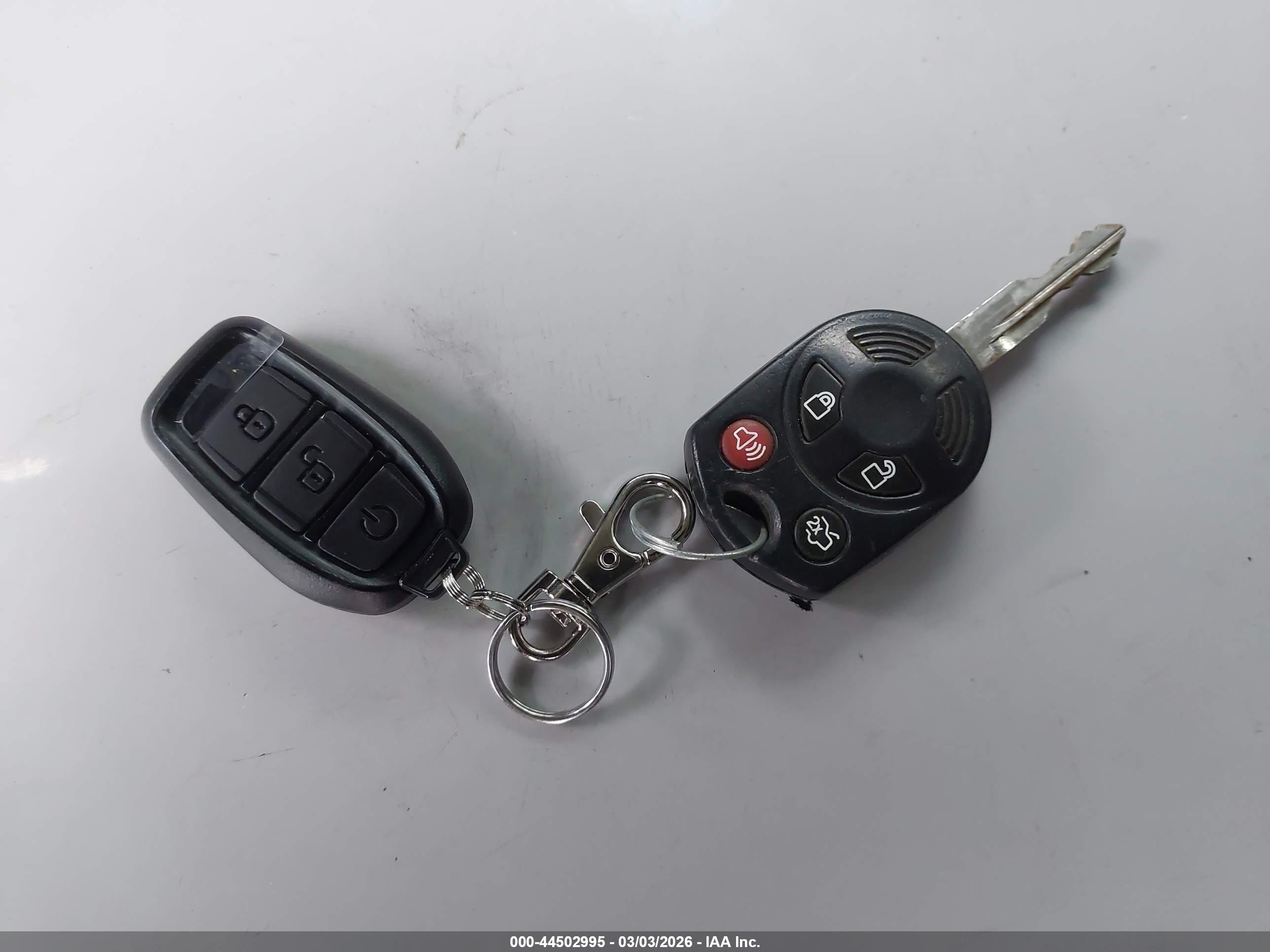 FORD TAURUS image 11