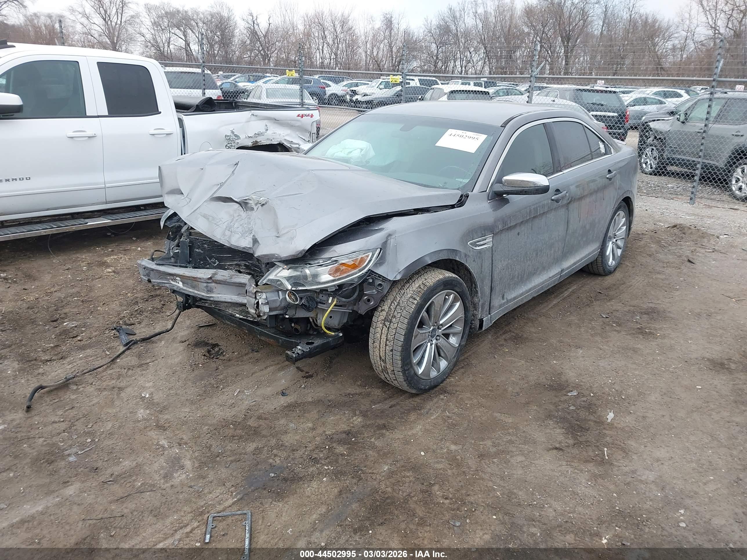 FORD TAURUS image 2