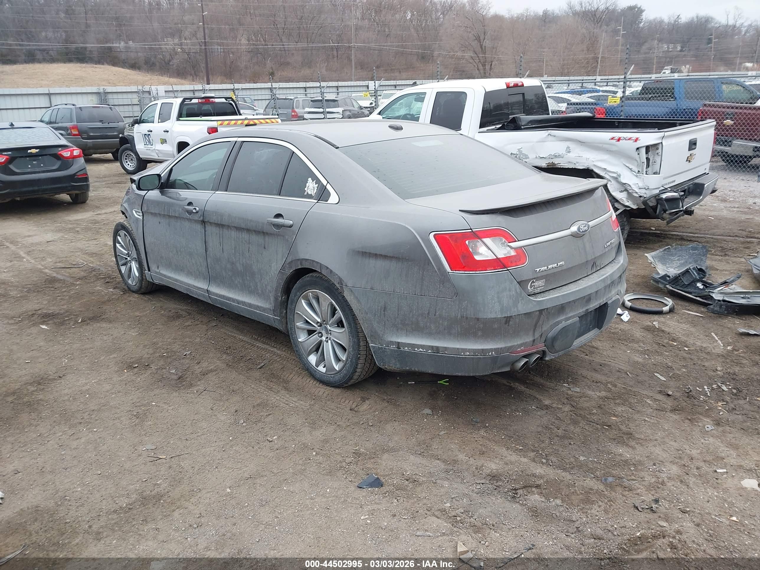 FORD TAURUS image 3