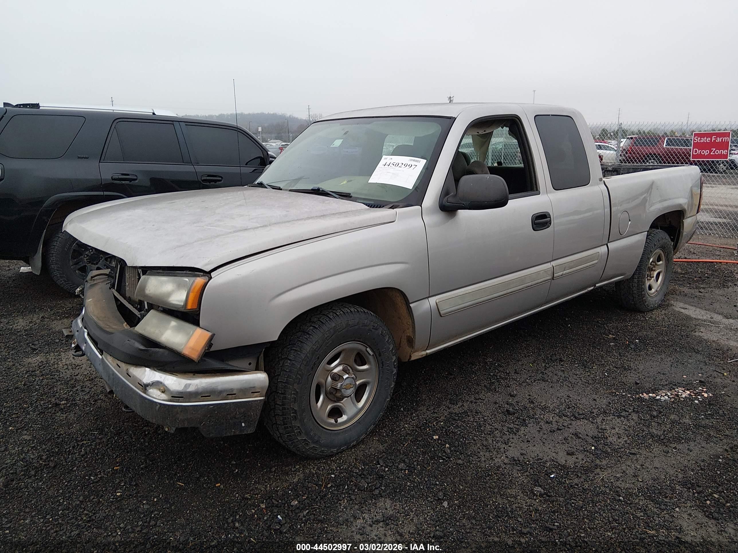 CHEVROLET SILVERADO image 2