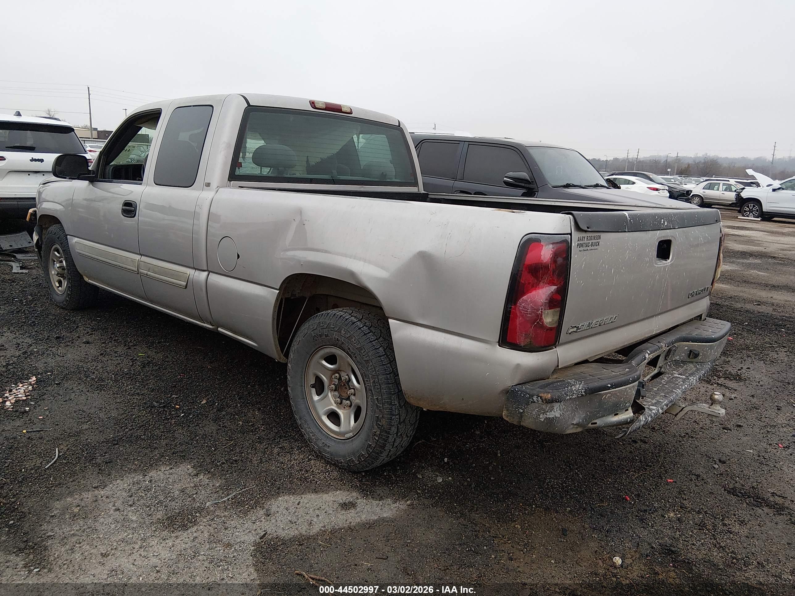 CHEVROLET SILVERADO image 3